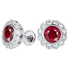 Boucles d'oreilles Hirsh en rubis et diamants en forme d'œillet