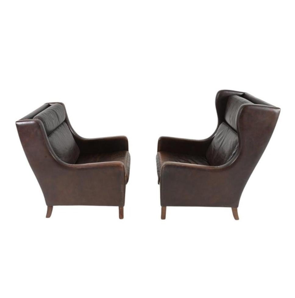 His and Hers Borge Mogensen Leather Lounge Chairs Denmark 1960s In Good Condition For Sale In Hudson, NY
