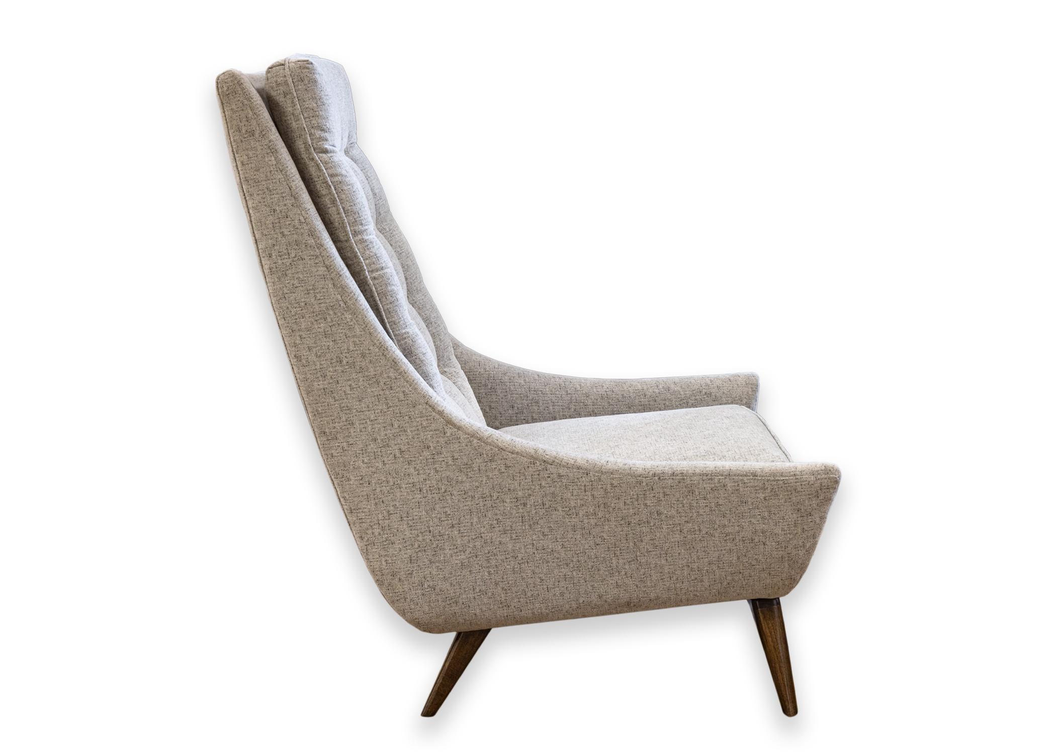 Tissu Paire de fauteuils d'appoint tapissés de style Adrian Pearsall en vente