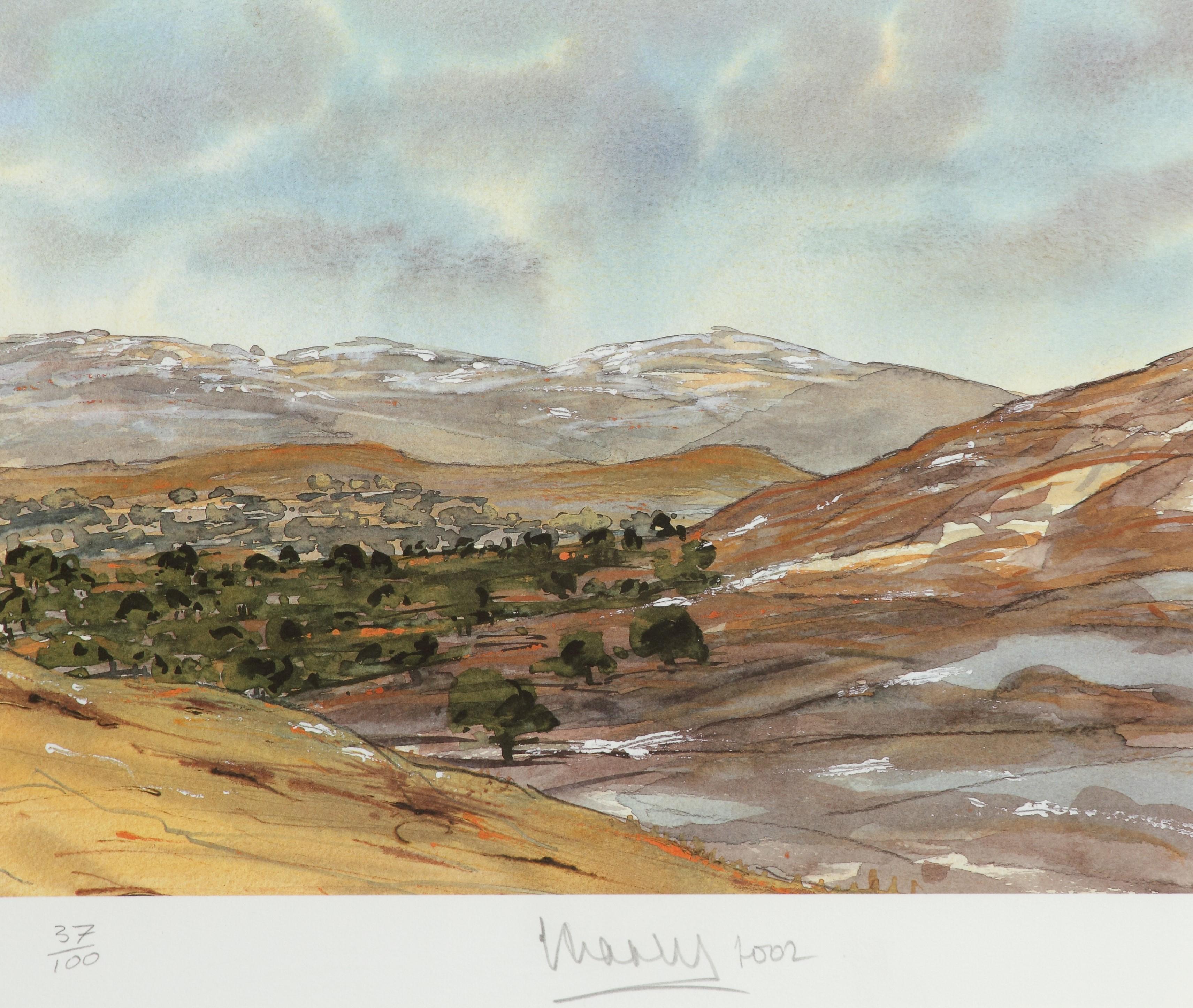 Ballochbuie, Balmoral, aprile di S.M. Charles King III -  Litografia in edizione limitata firmata a mano. 

La Belgravia Gallery ha avuto l'onore di essere associata alle opere d'arte di Sua Maestà per oltre 25 anni. Anna Hunter, la proprietaria