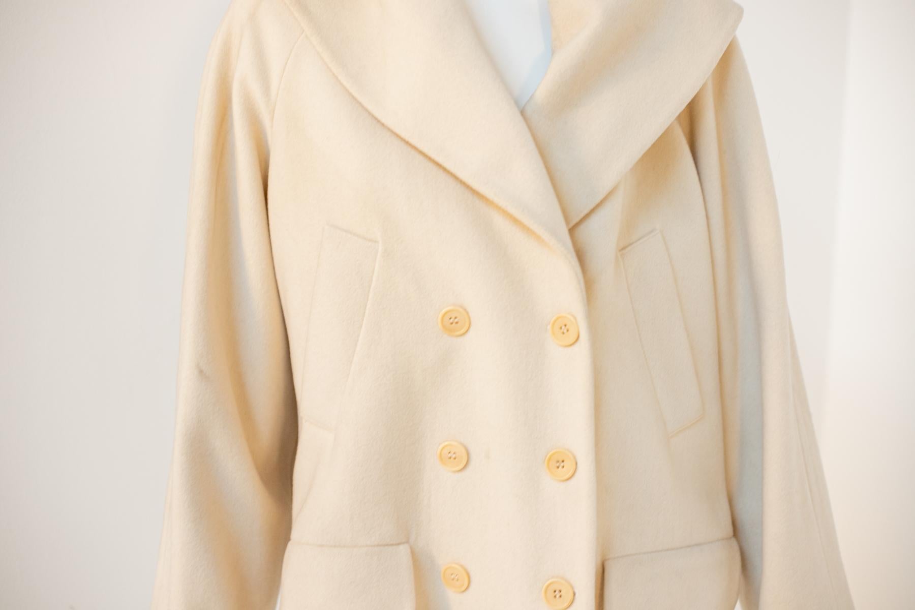 Women's Histoire de Fashion Vintage White Wool Coat For Sale