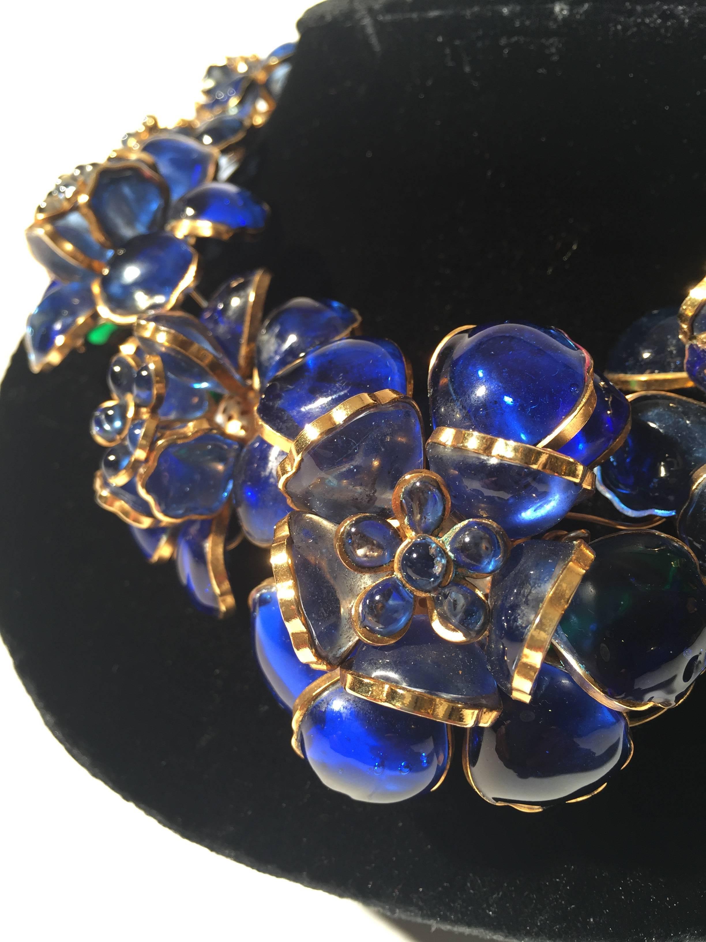 Histoire De Verre, France Necklace, Magnificent Gripoix Poured Glass Necklace In Excellent Condition In Lambertville, NJ