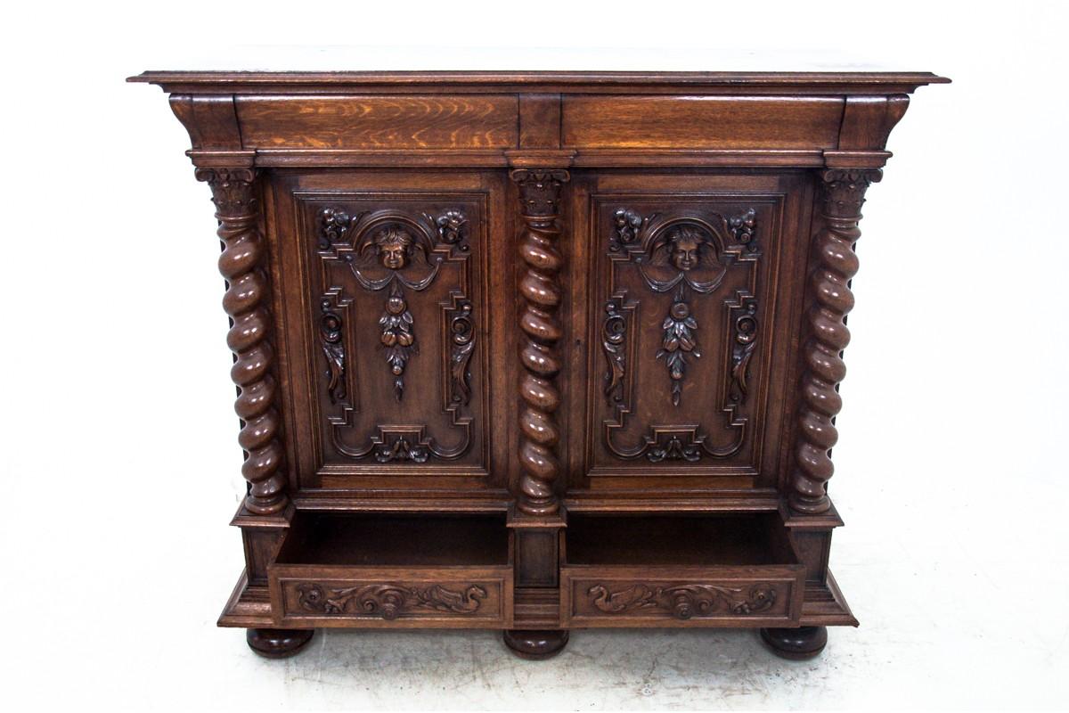 Historic Antique Cabinet from Around 1900 In Good Condition For Sale In Chorzów, PL