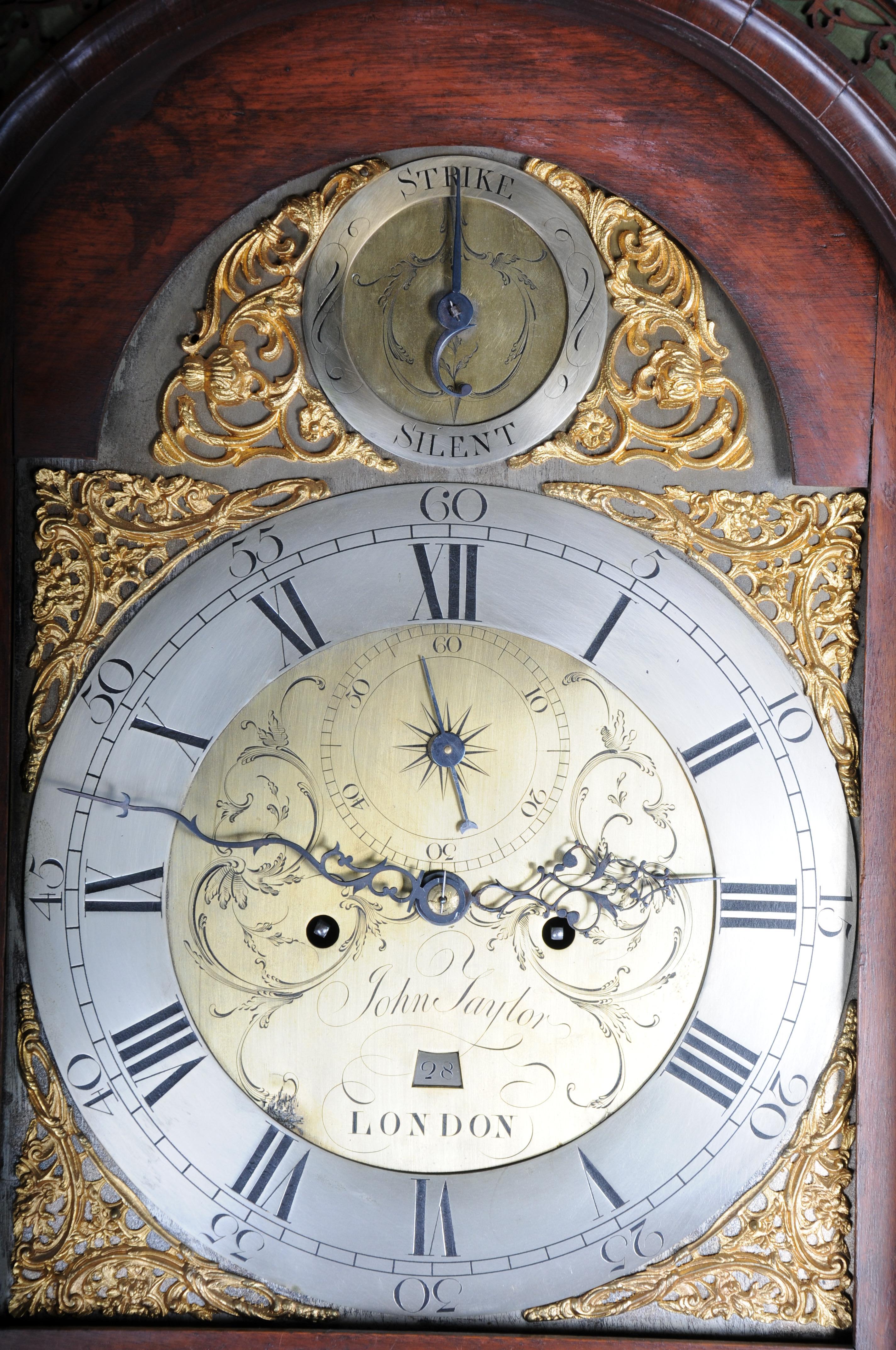 Historic antique English grandfather clock, mahogany, 18th century. For Sale 5