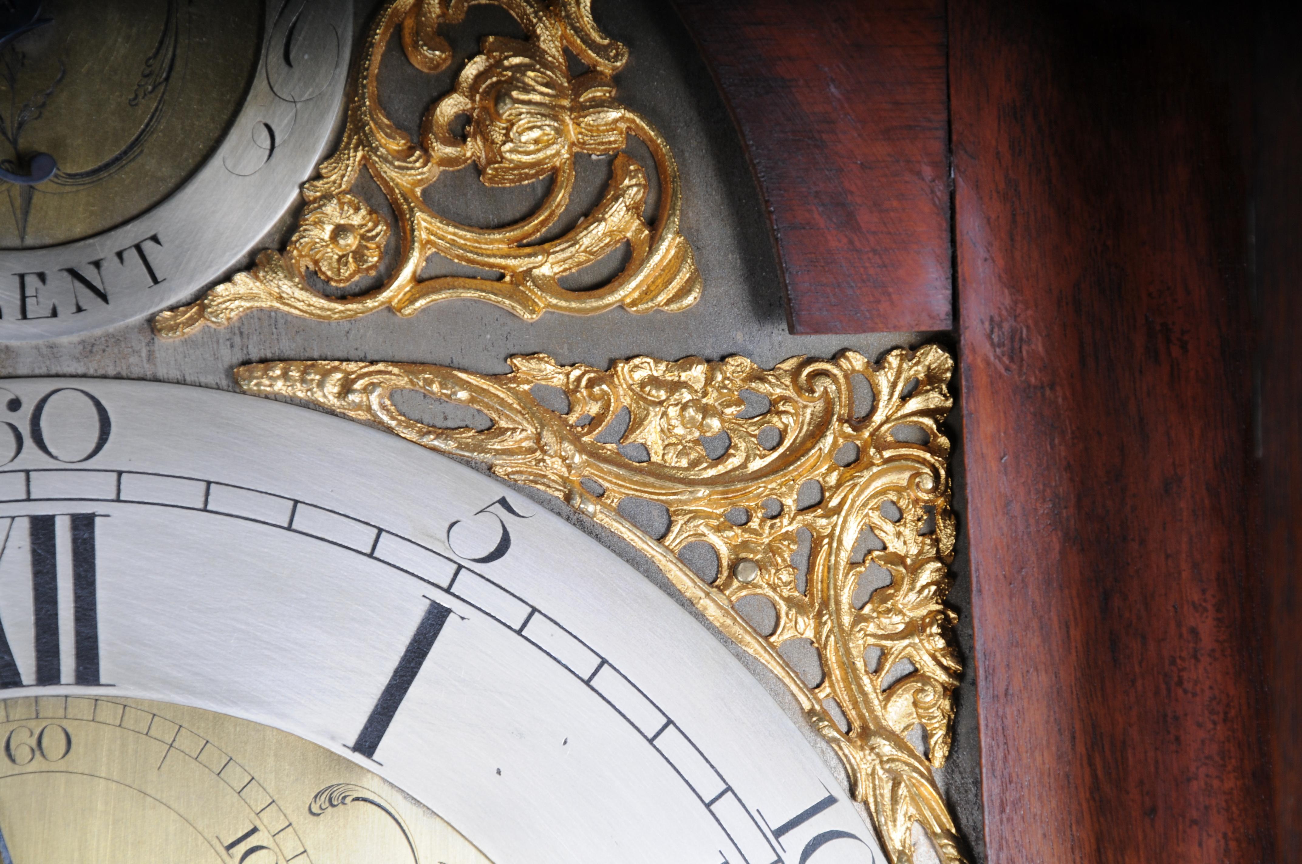 Historic antique English grandfather clock, mahogany, 18th century. For Sale 6