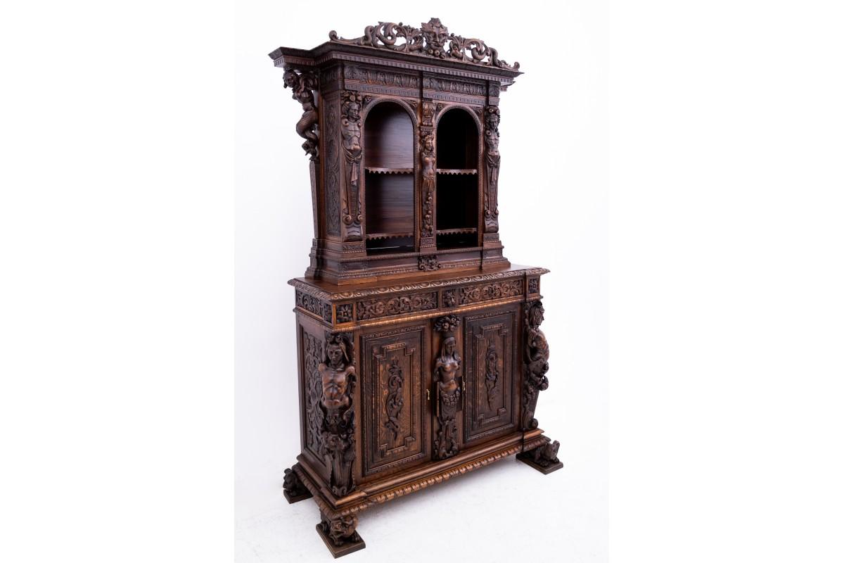 Armadio storico, Francia, circa 1870.

Ottime condizioni.

Wood: Oak

altezza 254 cm x larghezza 150 cm x profondità 62 cm