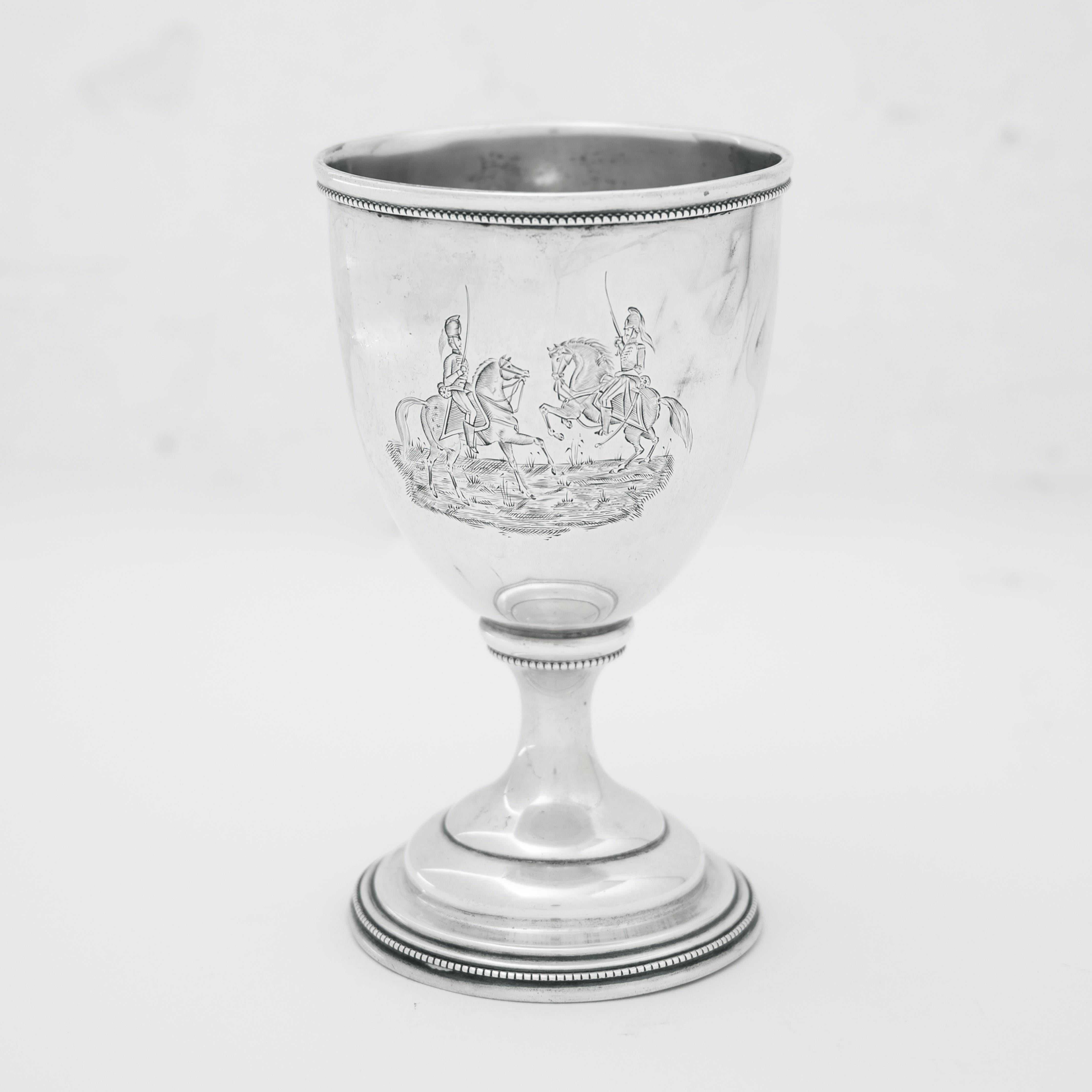 Un gobelet de présentation historique en argent de Charleston fabriqué par W. Carrington & Co, King Street, pour la bascule de calvaire à Charleston entre les Charleston Light Dragoons et les Georgia Hussars à l'occasion de l'anniversaire des Light