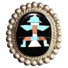 Alfiler histórico John Gordon Leak Zuni pequeño de ala de cuchillo con incrustaciones, 1938