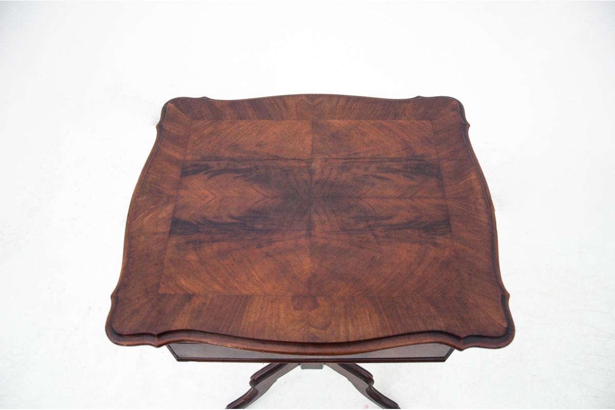 Historic thread table, Northern Europe, circa 1870. For Sale 2