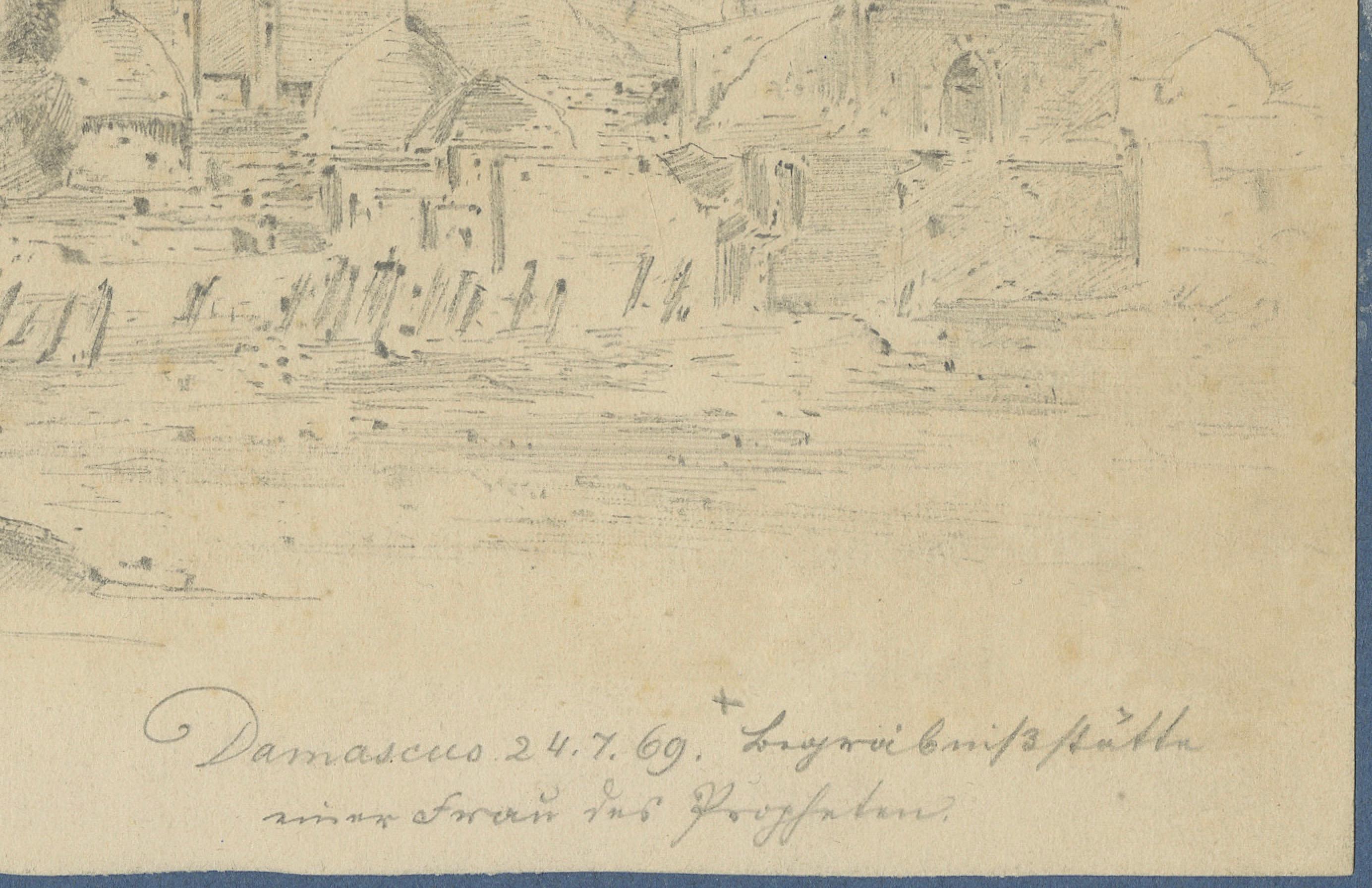 Il disegno raffigura una vista panoramica di Damasco vista il 24 luglio 1869. Si tratta di un disegno a matita fine di circa 7 x 22 cm, montato su una tavola di supporto. Il disegno mostra il caratteristico skyline della città con cupole e minareti