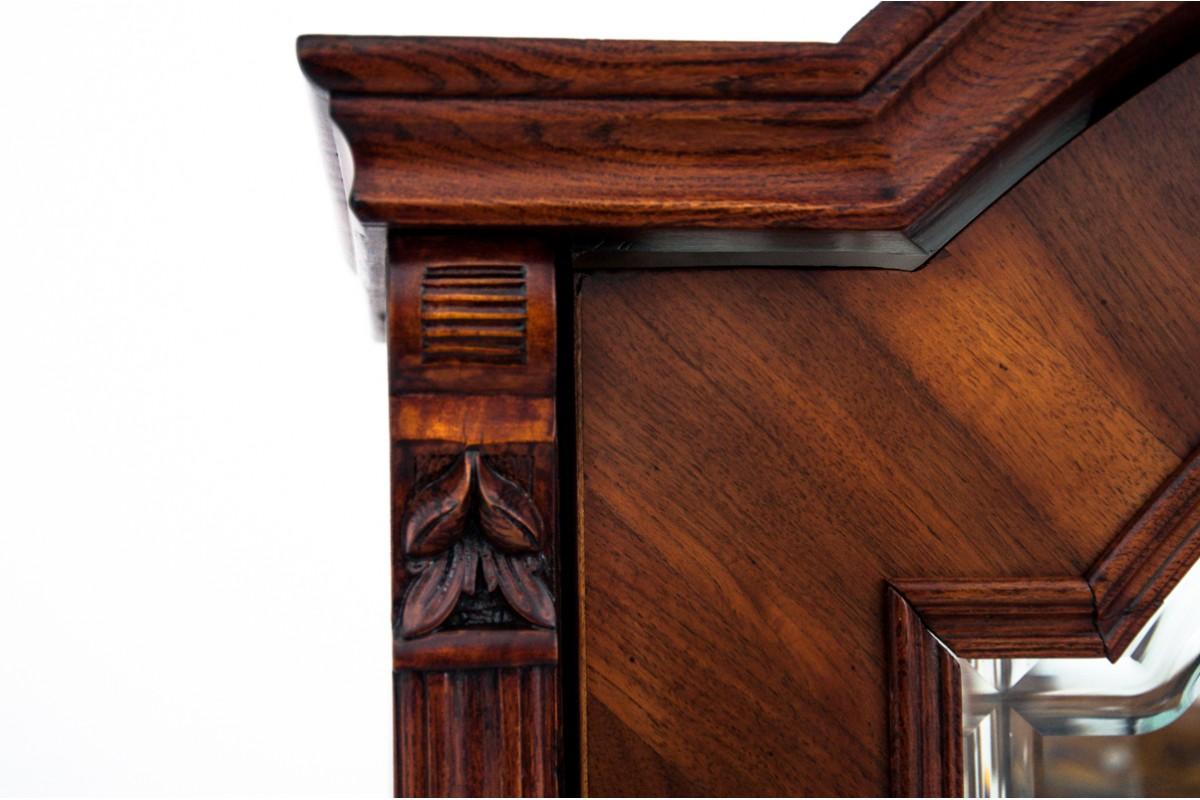 Vitrina histórica de alrededor de 1860 en Bueno estado para la venta en Chorzów, PL