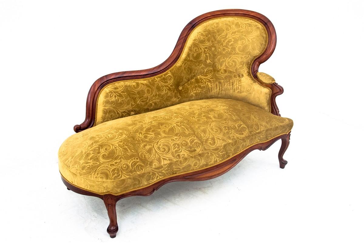 Historic Yellow Chaise Longue, France, circa 1910, After Renovation 3