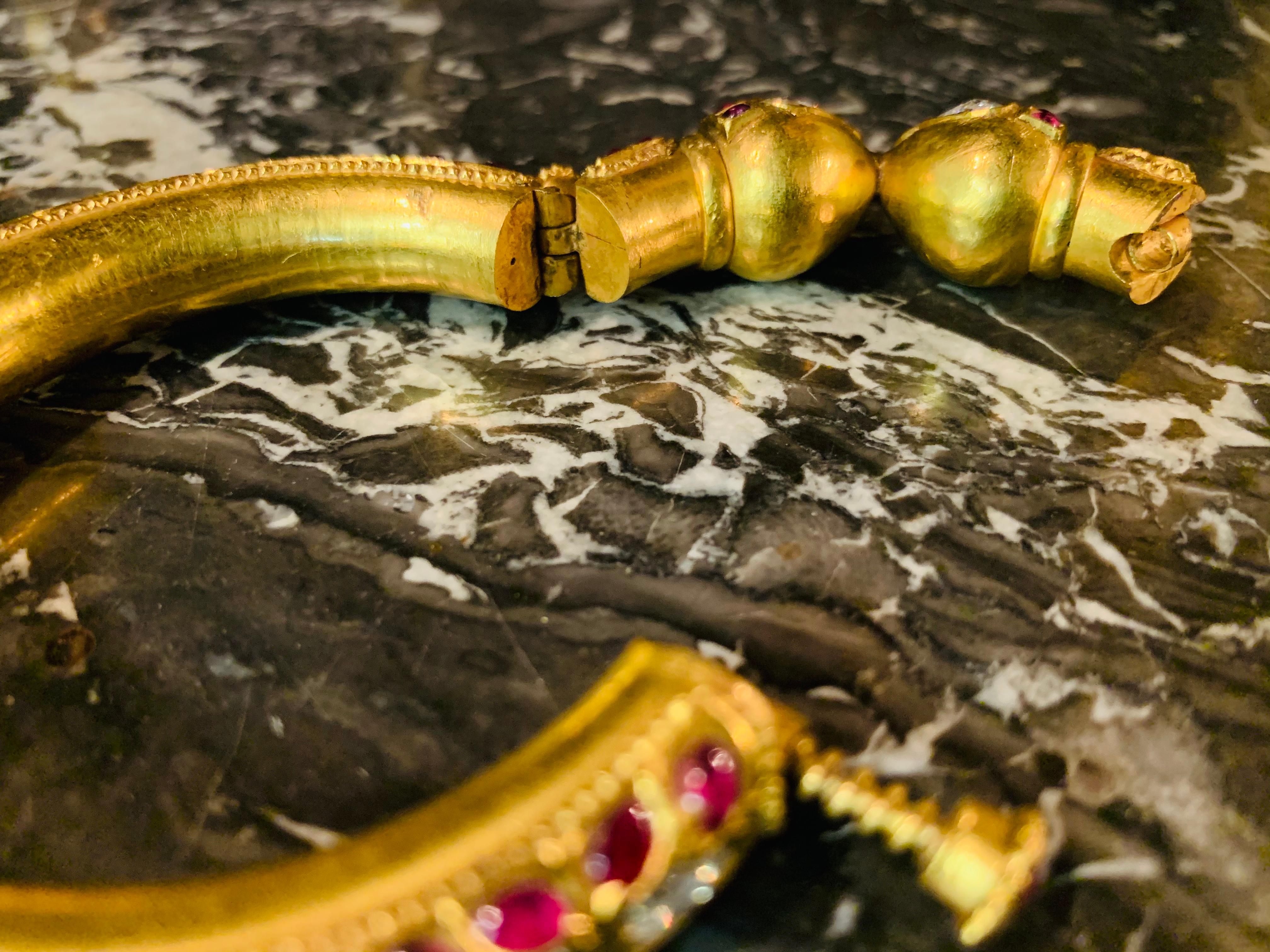 Historical Pair of Indian Bracelets Full of Diamonds 22-Carat Gold 14