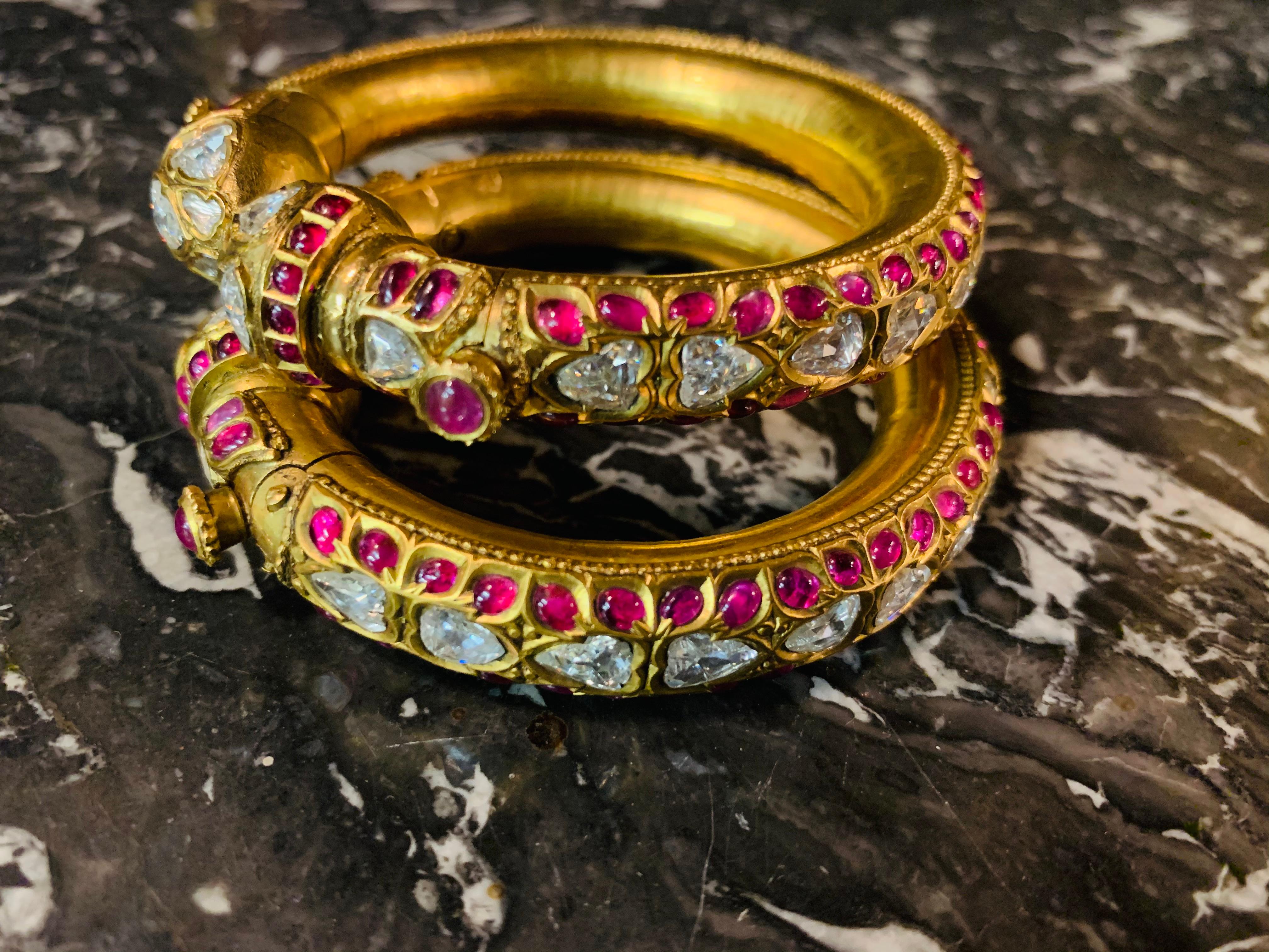 Art Deco Historical Pair of Indian Bracelets Full of Diamonds 22-Carat Gold