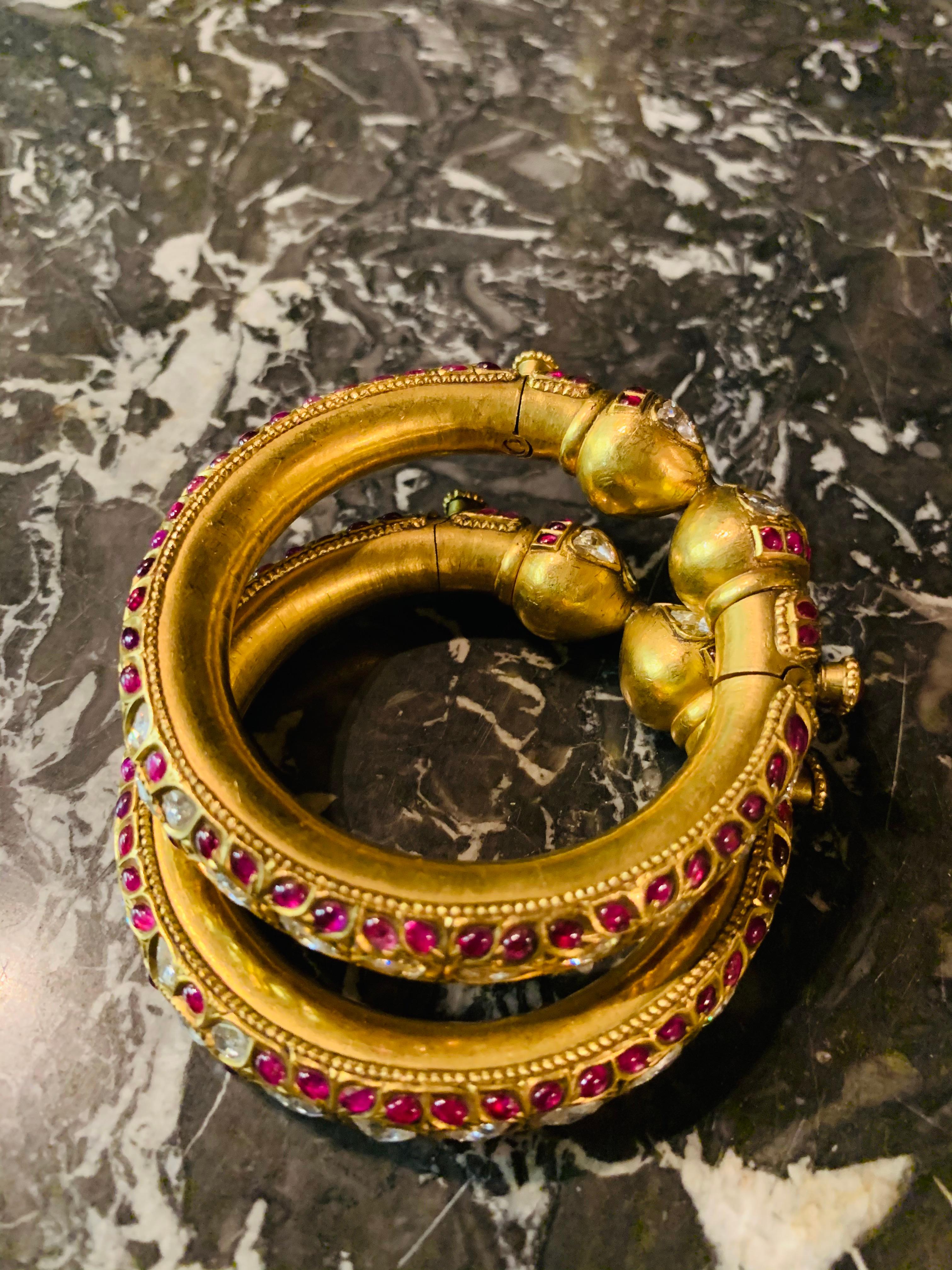20th Century Historical Pair of Indian Bracelets Full of Diamonds 22-Carat Gold