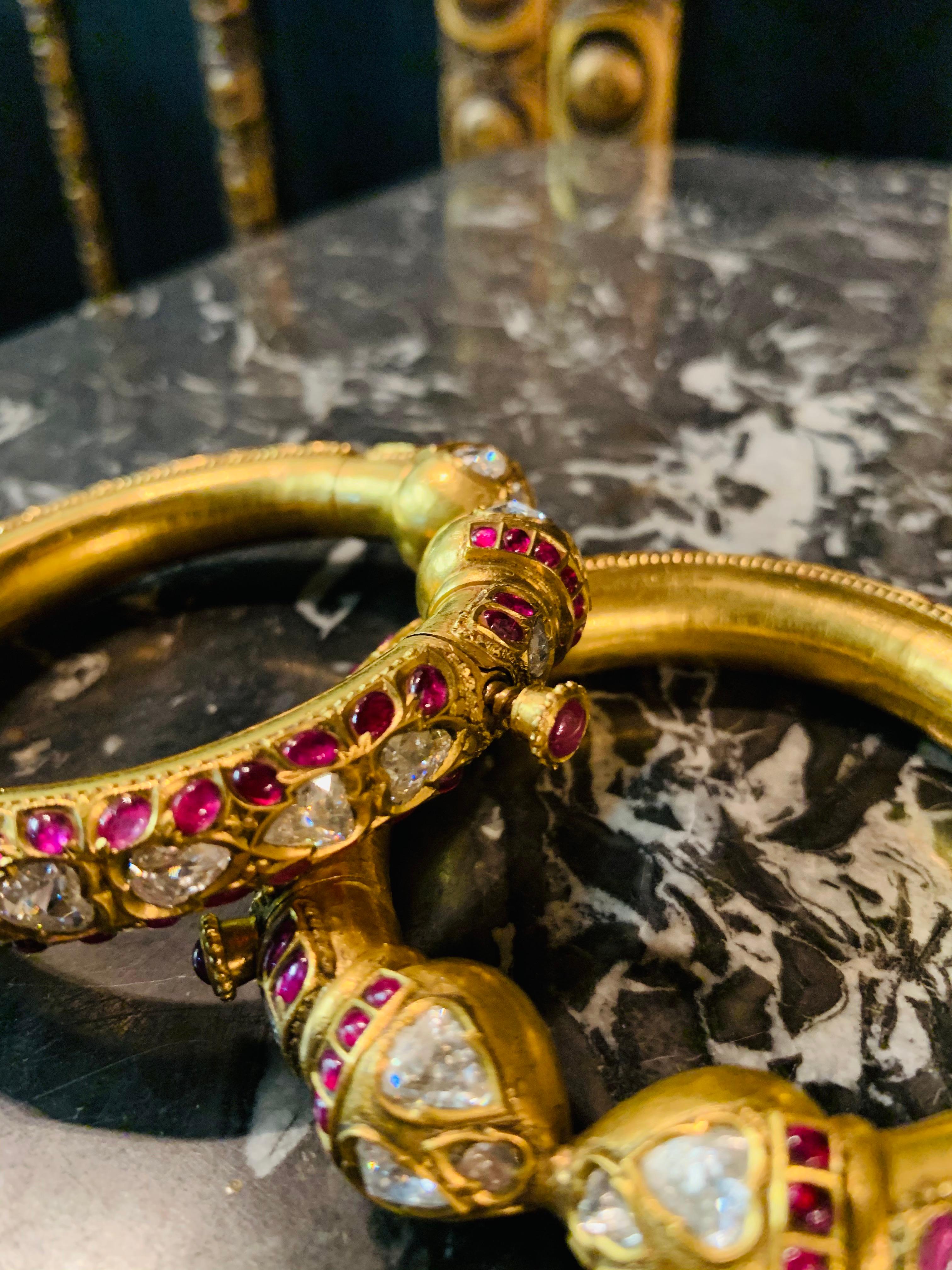 Historical Pair of Indian Bracelets Full of Diamonds 22-Carat Gold 1