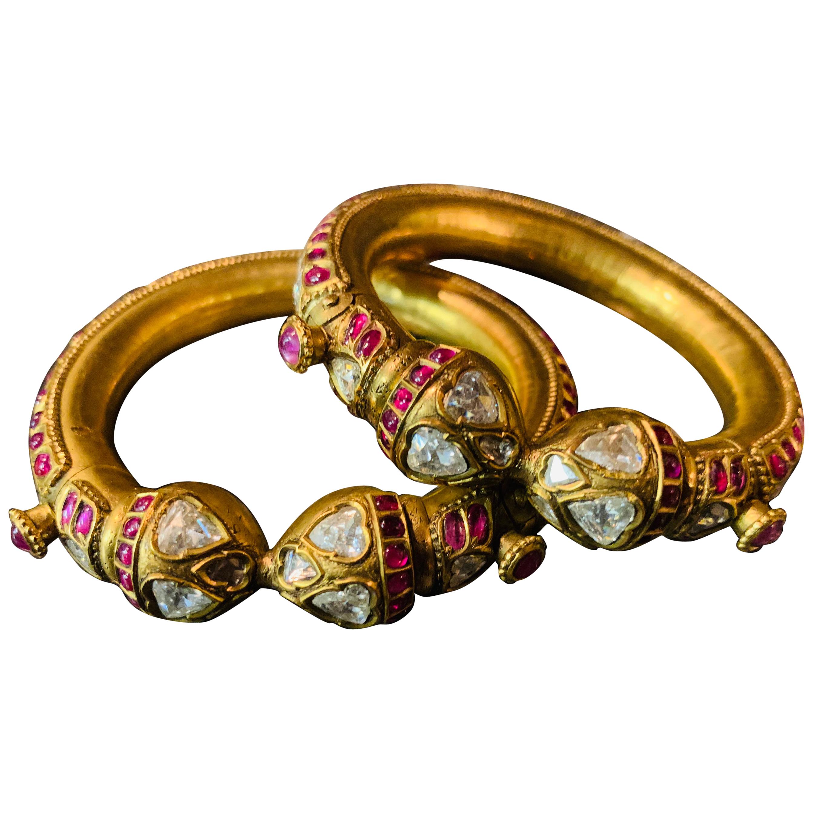 Historical Pair of Indian Bracelets Full of Diamonds 22-Carat Gold