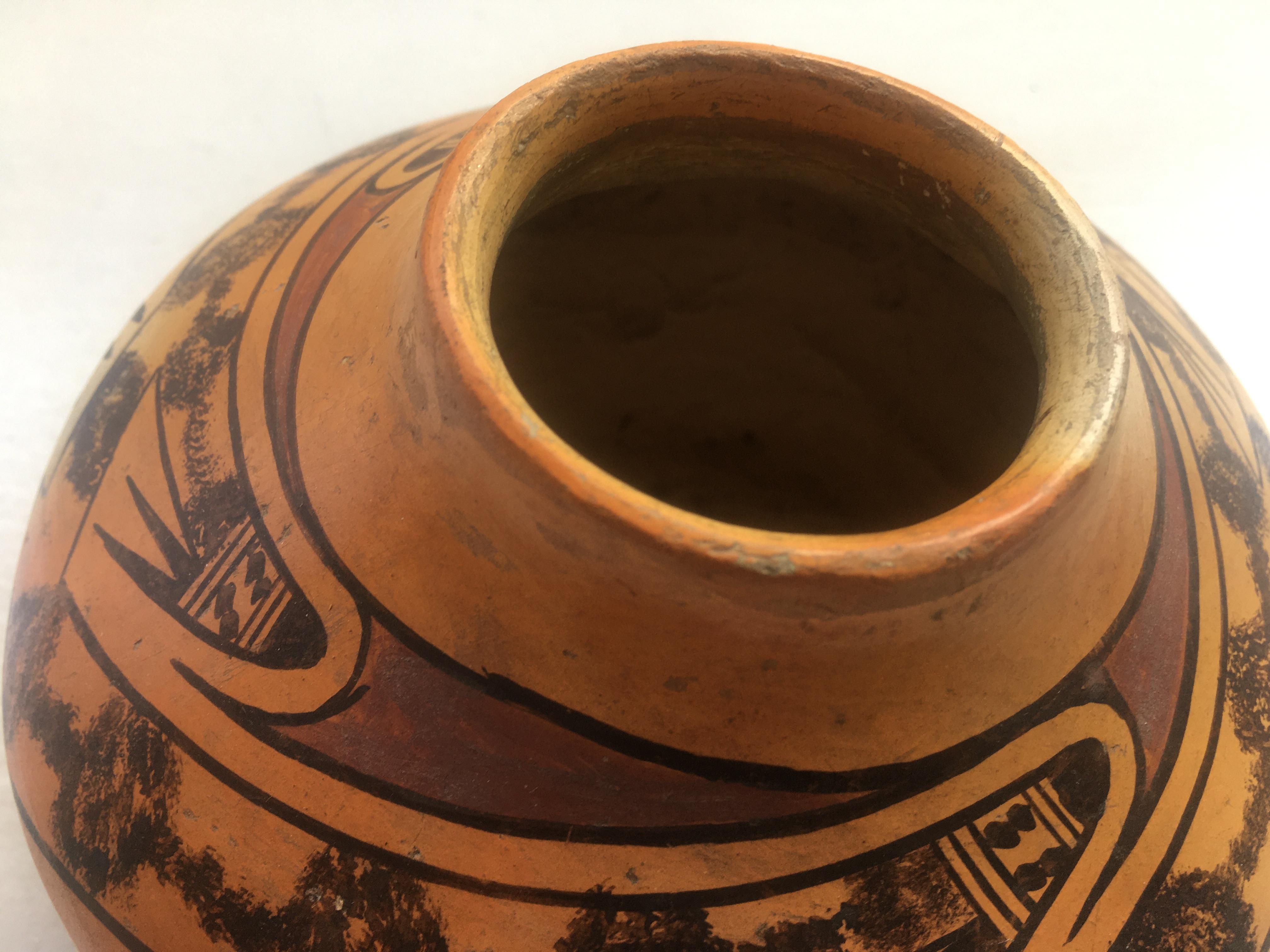 Historical Southwestern Pottery Seed Jar by Nampeyo, Hopi, Early 20th Century In Good Condition In Denver, CO