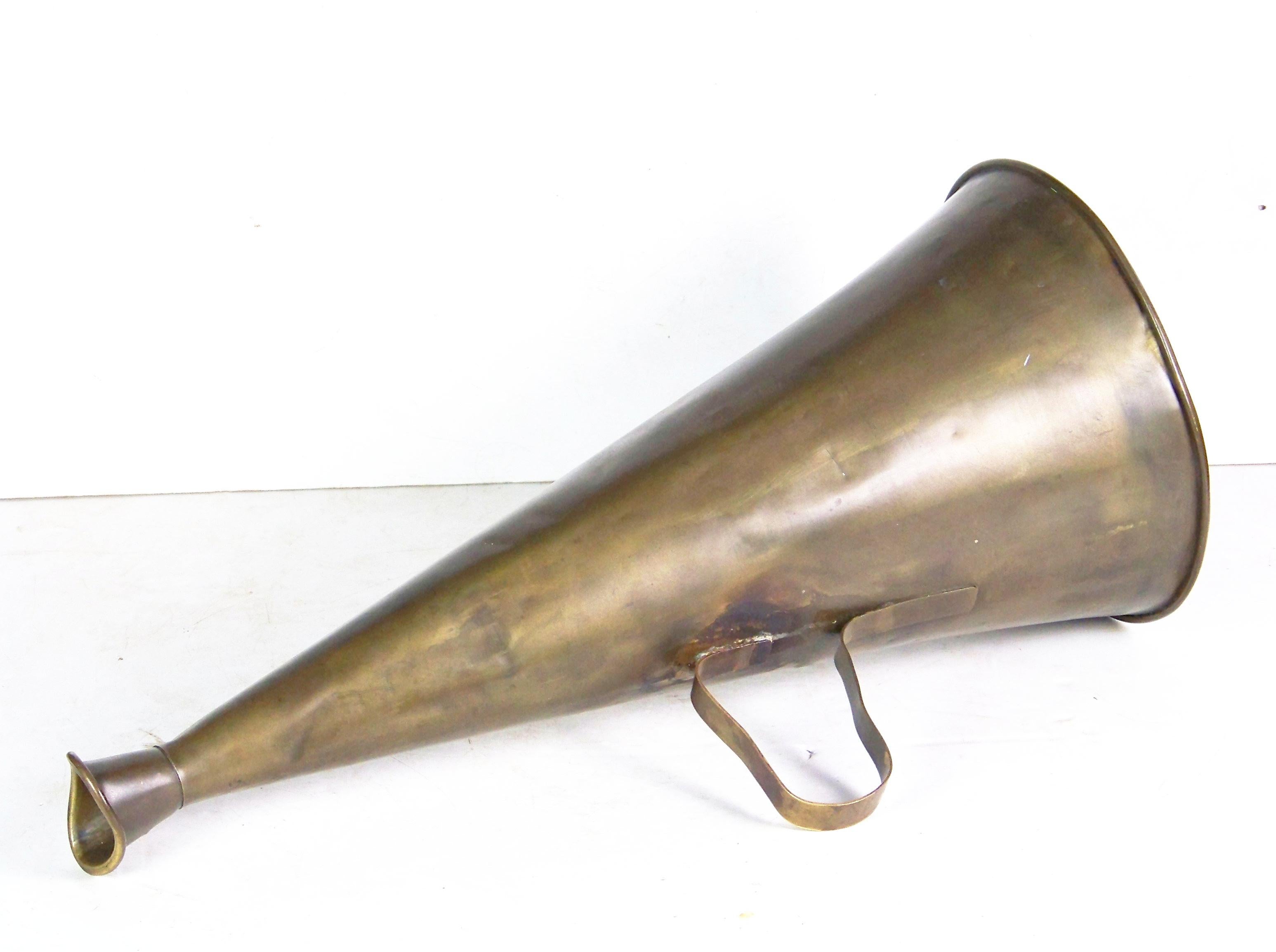 Art nouveau Historiquement Mégaphone en vente