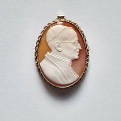 Historically Significant Portrait Cameo of Pope Pius XII Shell Cameo in 14K Gold