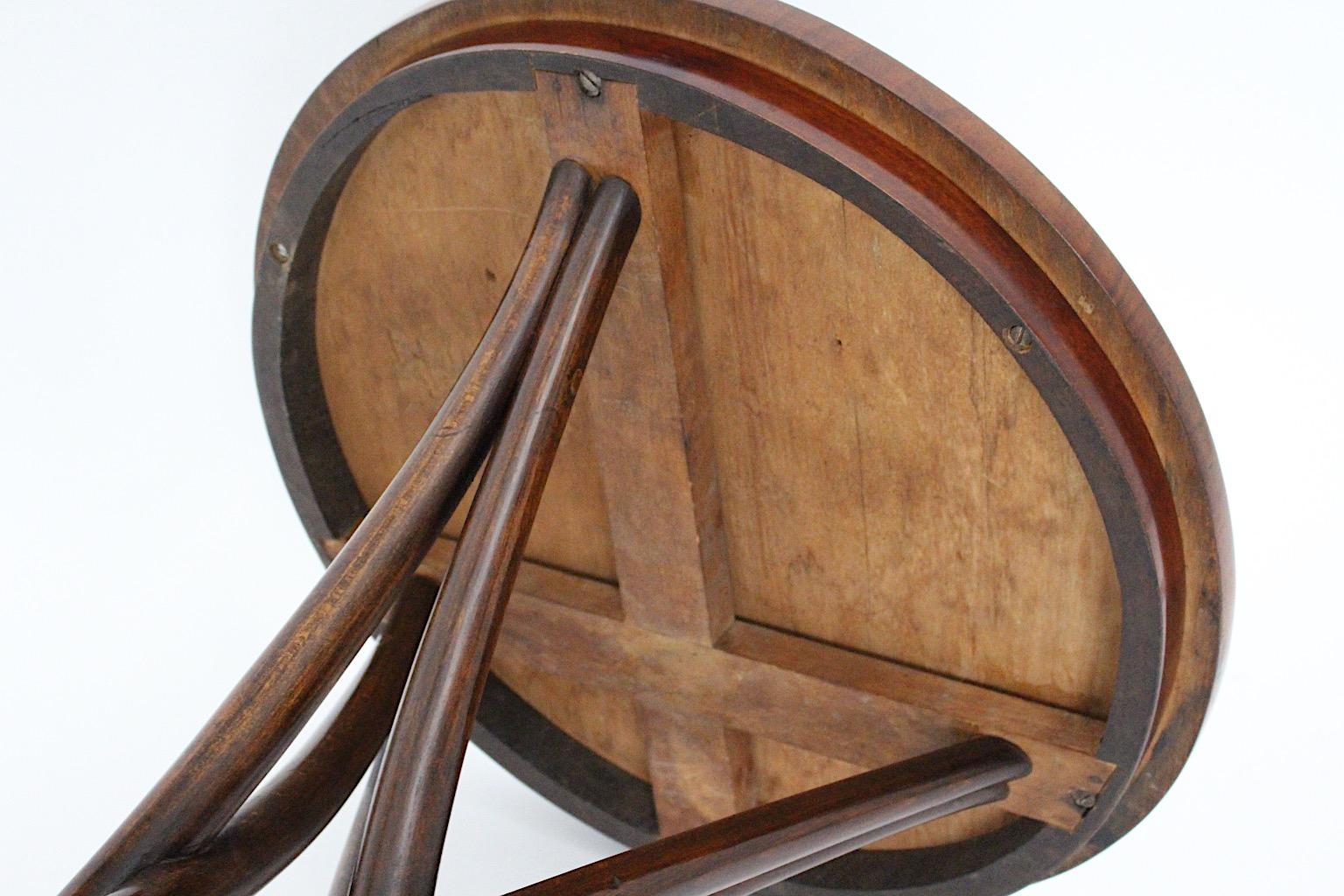 Historique table d'appoint en bois de hêtre courbé n° 13 d'August Thonet vers 1880, Vienne en vente 5