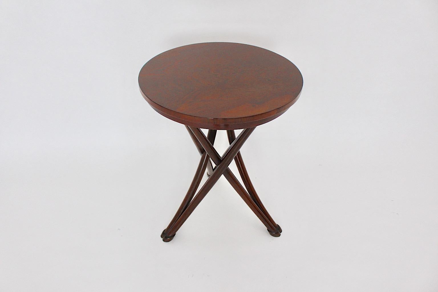 Historique table d'appoint en bois de hêtre courbé n° 13 d'August Thonet vers 1880, Vienne en vente 1