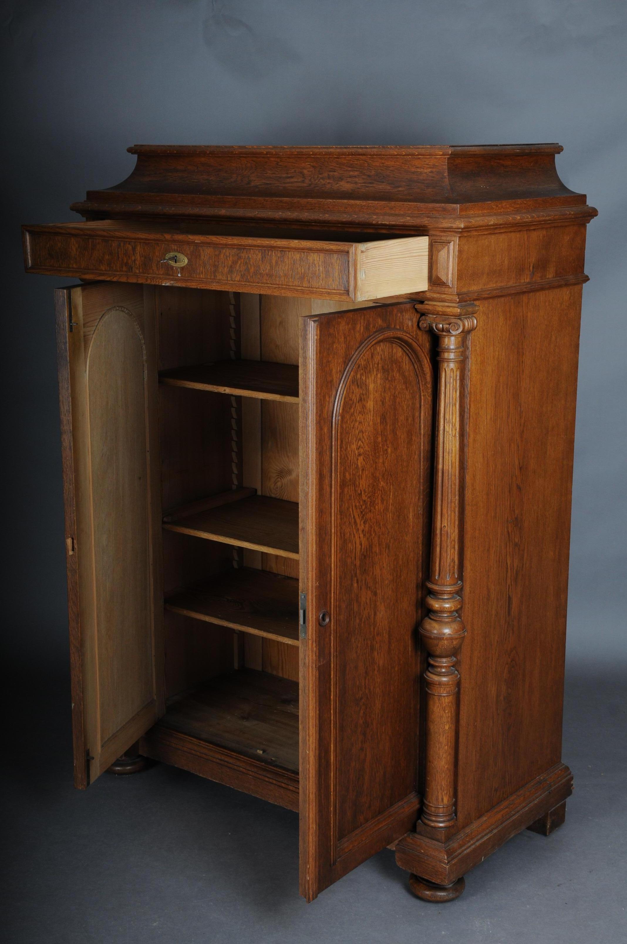 Cabinet d'historicisme / Vertiko circa 1870:: Chêne clair en vente 2