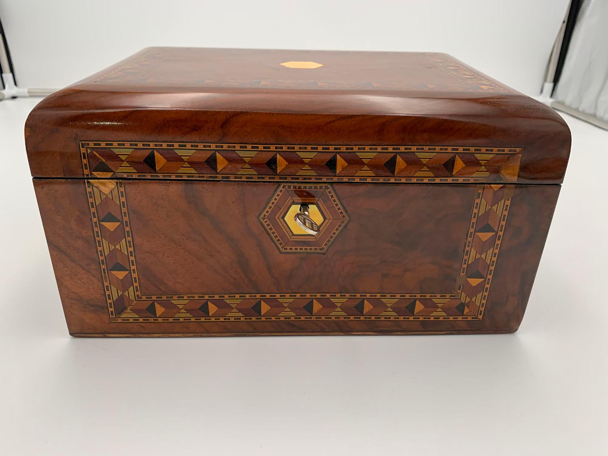 Polished Historicism Jewelry Box, Walnut with Inlays, Germany, 19th Century For Sale
