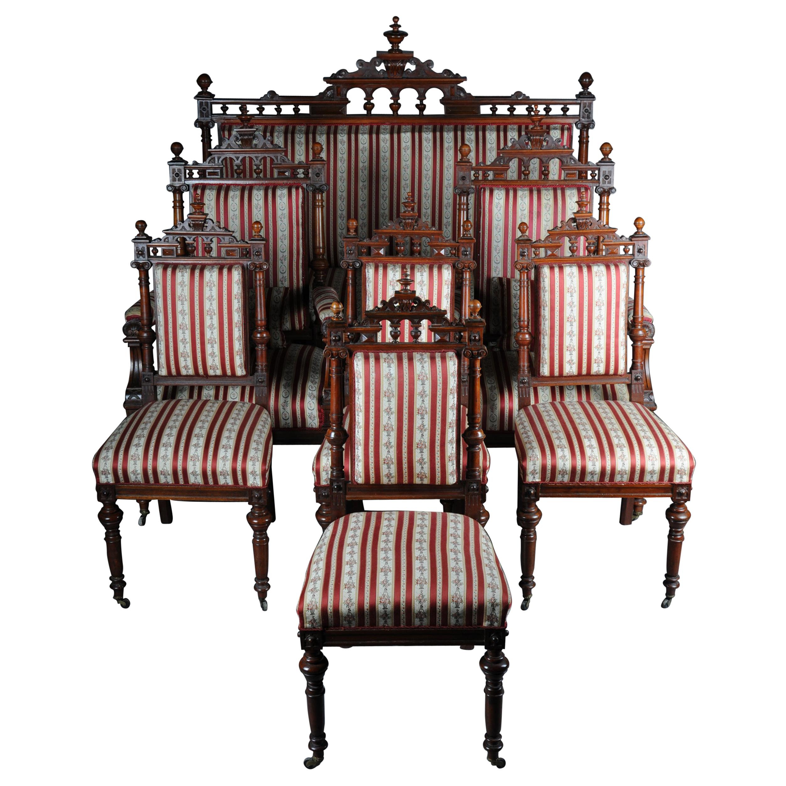 Historisches Salon-Sofa, 2 Sessel, 4 Stühle, Nussbaumholz, um 1870 im Angebot