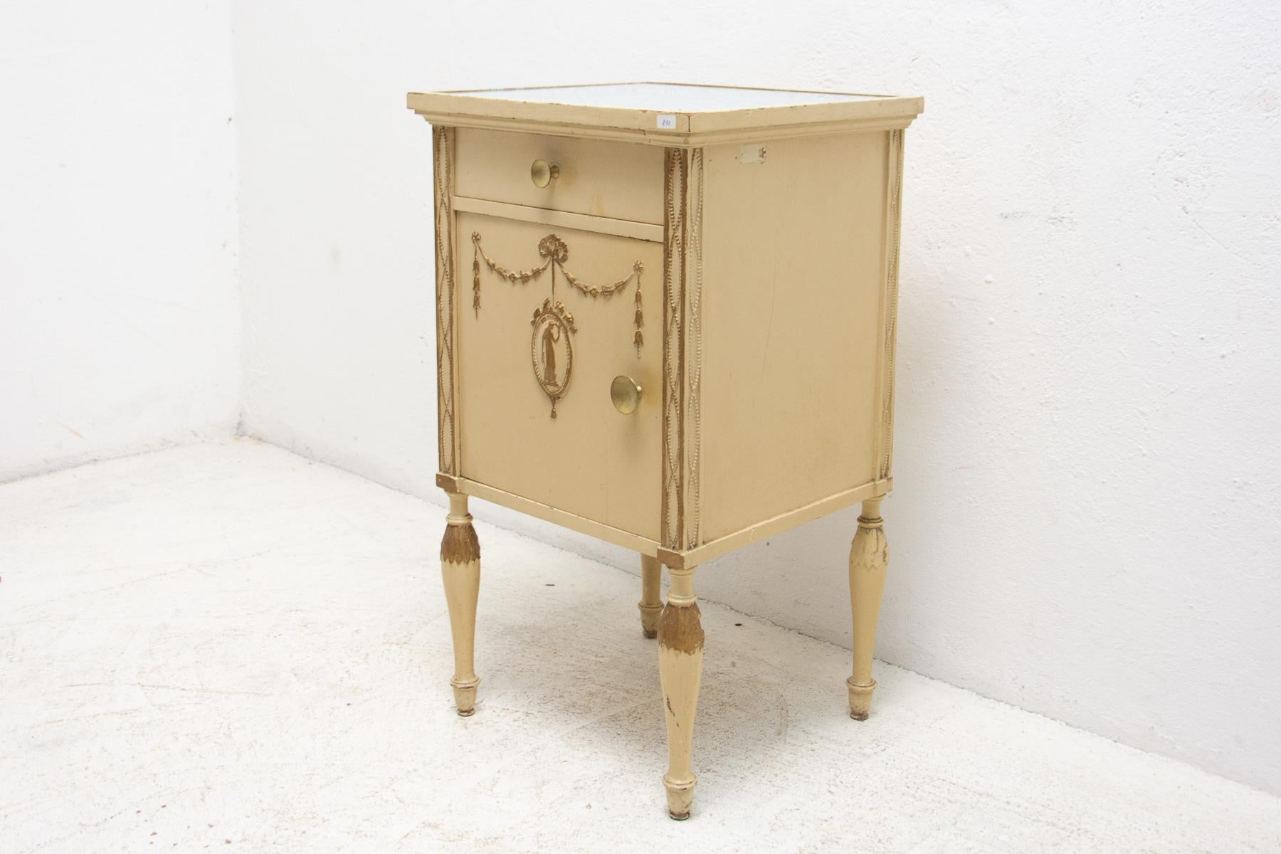 This bedside table was part of a complete enchanting bedroom furniture set by Portois and Fix, originally manufactured for the presidential suite at the Imperial Hotel in Carlsbad.

The original condition of the furniture was unprofessionally