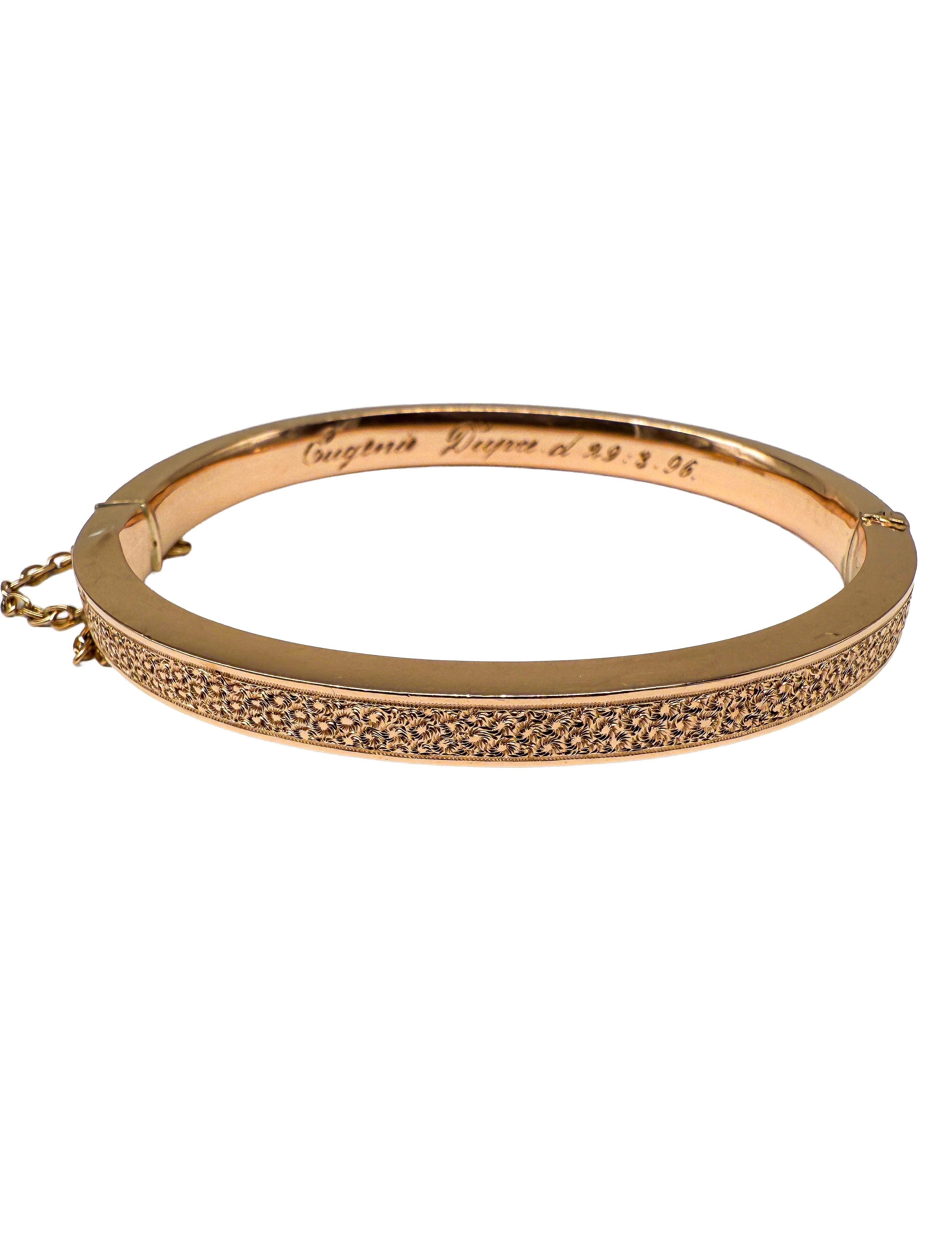 Historicist-Style 8K Yellow Gold Bangle with Pattern For Sale 2