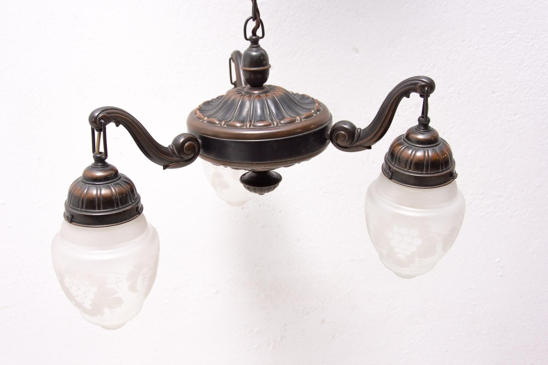Historicizing Brass Three-Armed Chandelier, Turn of the 19th and 20th Century For Sale 6