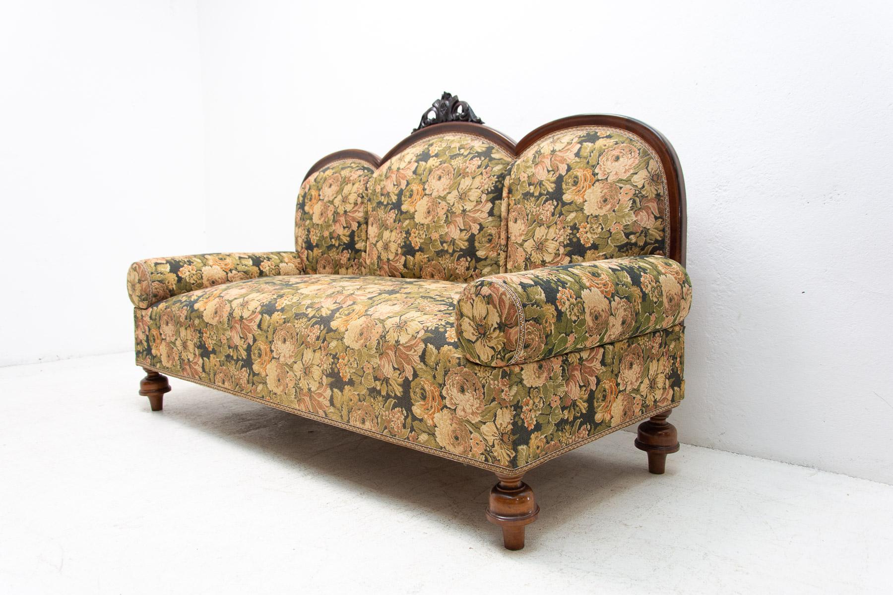 vintage floral couch
