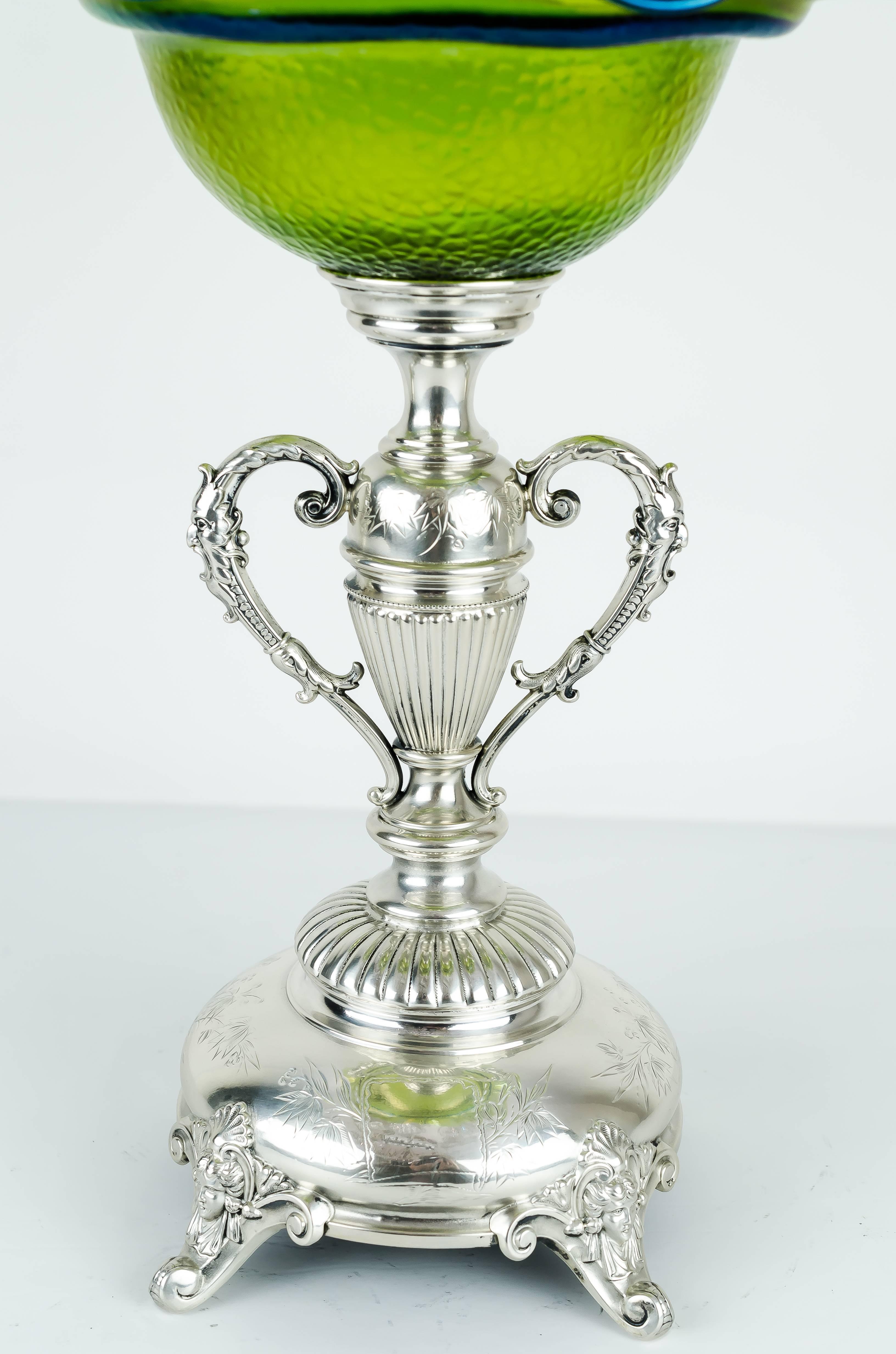 Historistic Silver Centrepiece with Nice Green Glass Shade, circa 1890s In Excellent Condition For Sale In Wien, AT