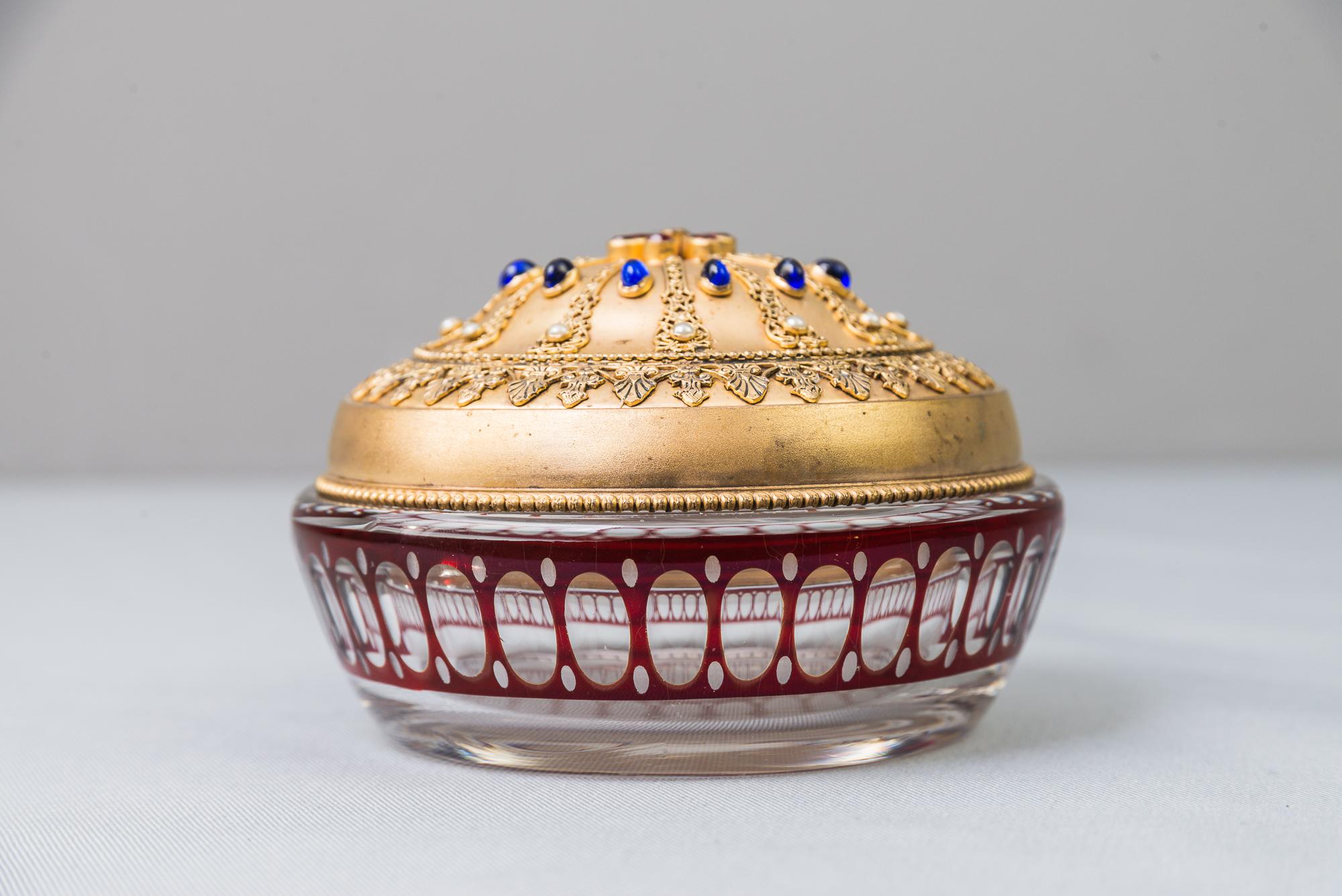 Autrichien Sucrier historique avec couvercle doré et verre taillé, vers 1890 en vente