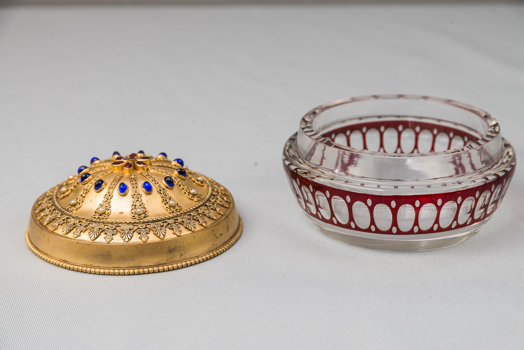 Verre taillé Sucrier historique avec couvercle doré et verre taillé, vers 1890 en vente