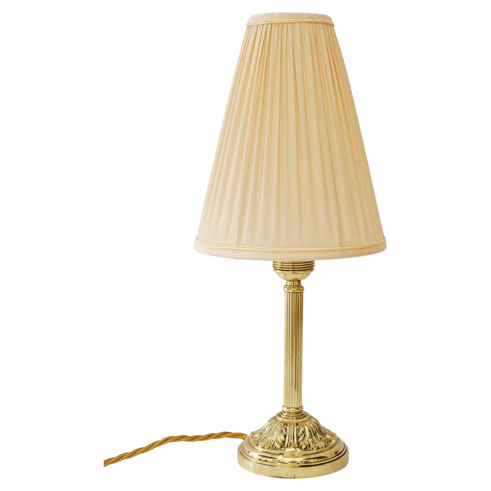 Lampada da tavolo storica con paralume in tessuto di Vienna del 1890 circa