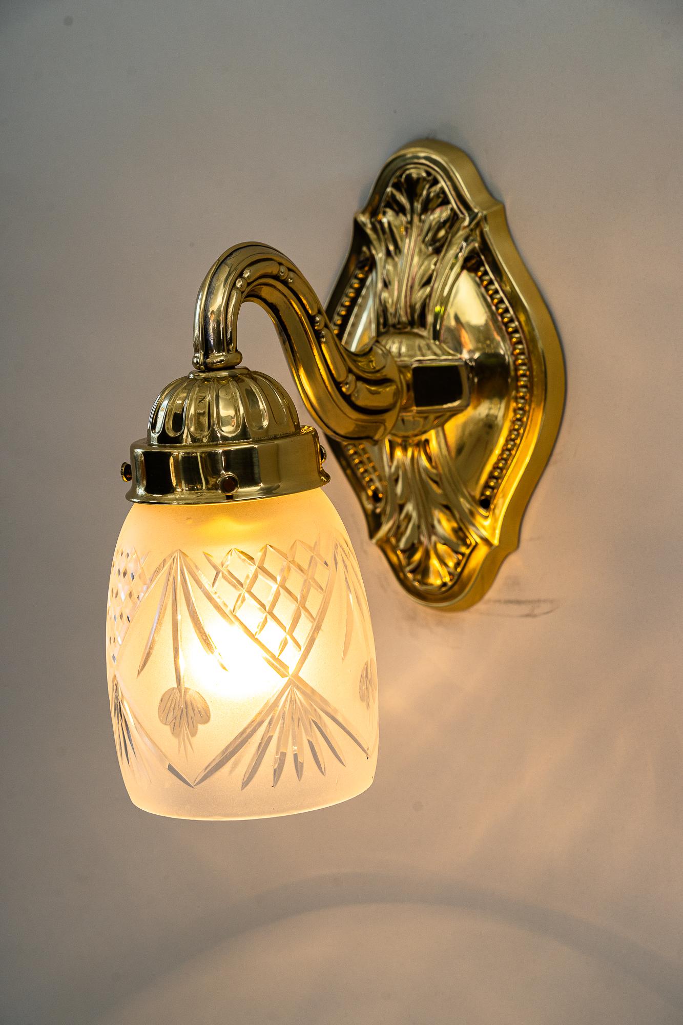Historische Wandlampe aus den 1890er Jahren mit Original-Glasschirm im Angebot 4
