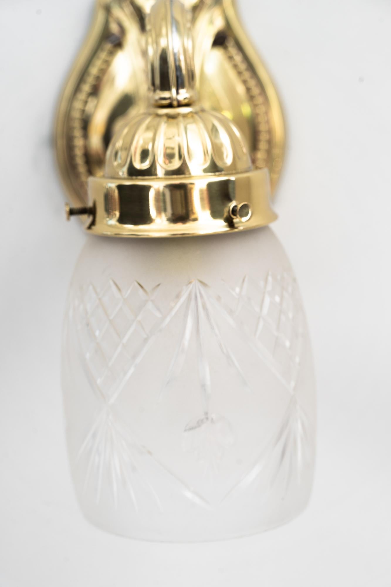 Historische Wandlampe aus den 1890er Jahren mit Original-Glasschirm (Österreichisch) im Angebot