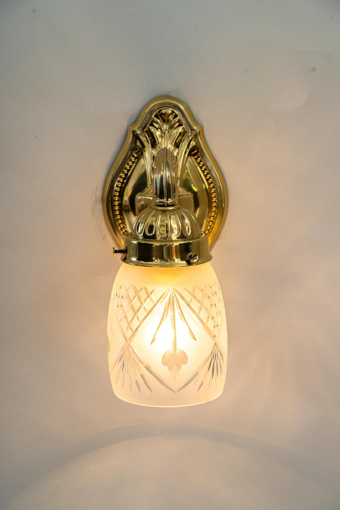 Historistic Wall Lamp Around 1890s with Original Glass Shade In Good Condition For Sale In Wien, AT