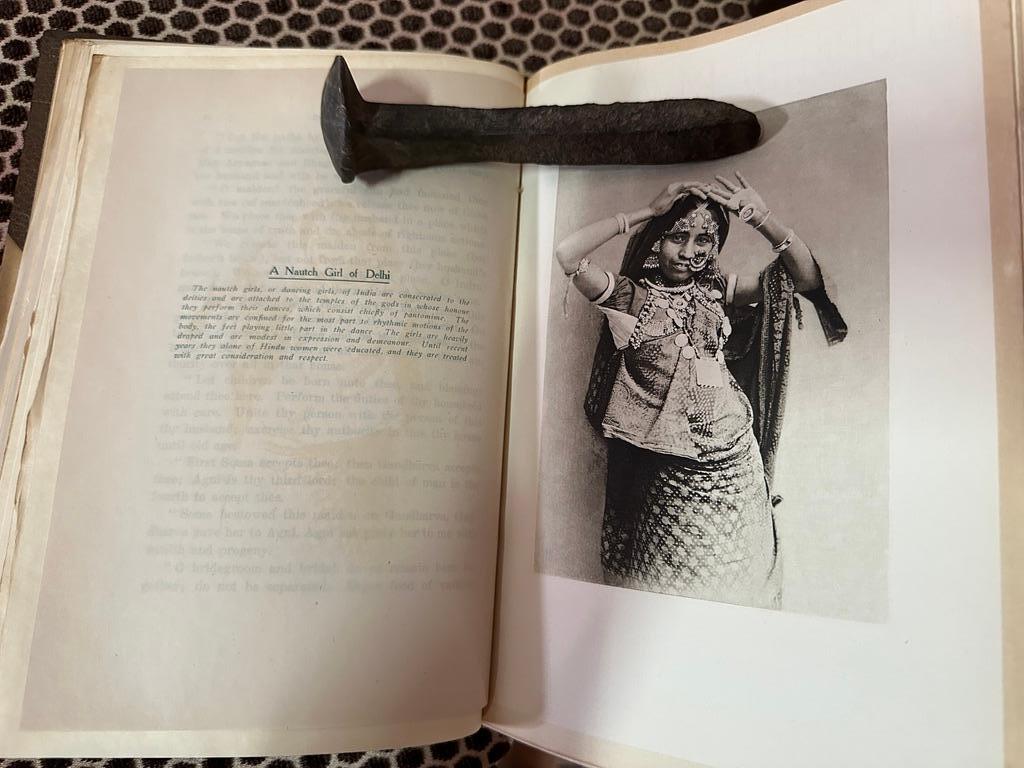 Histoire de l'Inde, édité par A.V.Williams Jackson (9volumes reliées en cuir) en vente 8