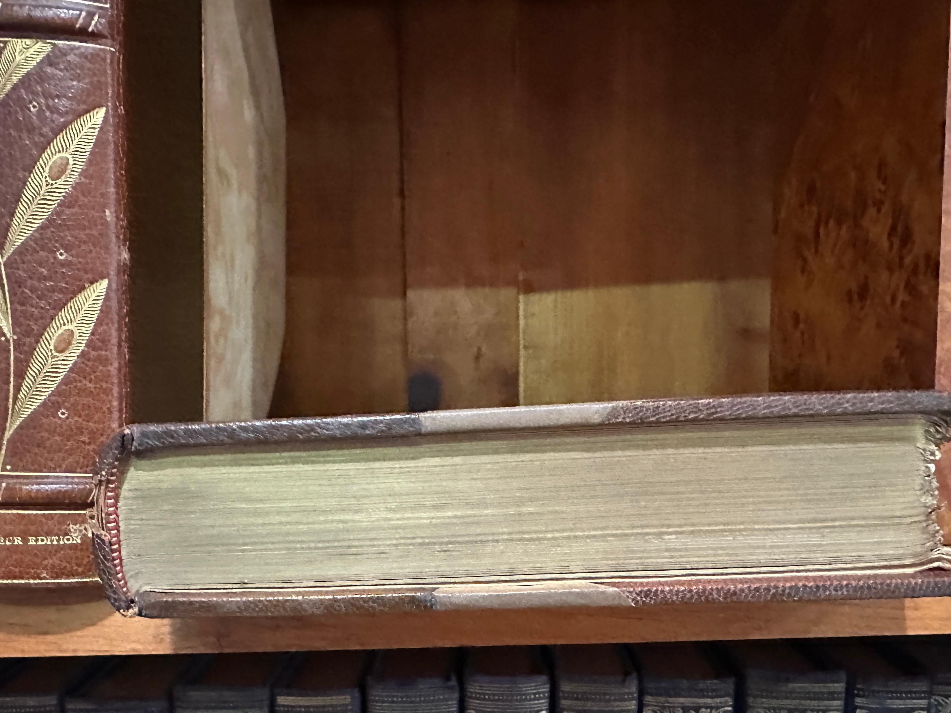 Gravé Histoire de l'Inde, édité par A.V.Williams Jackson (9volumes reliées en cuir) en vente
