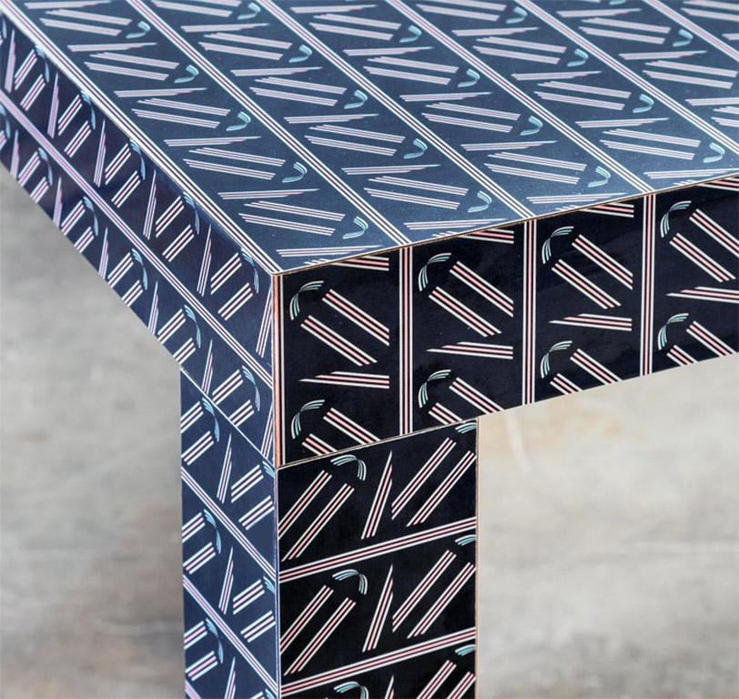 Hitan is a multifunctional table entirely covered by graphic and optical motives made of HPL Laminates. 


               