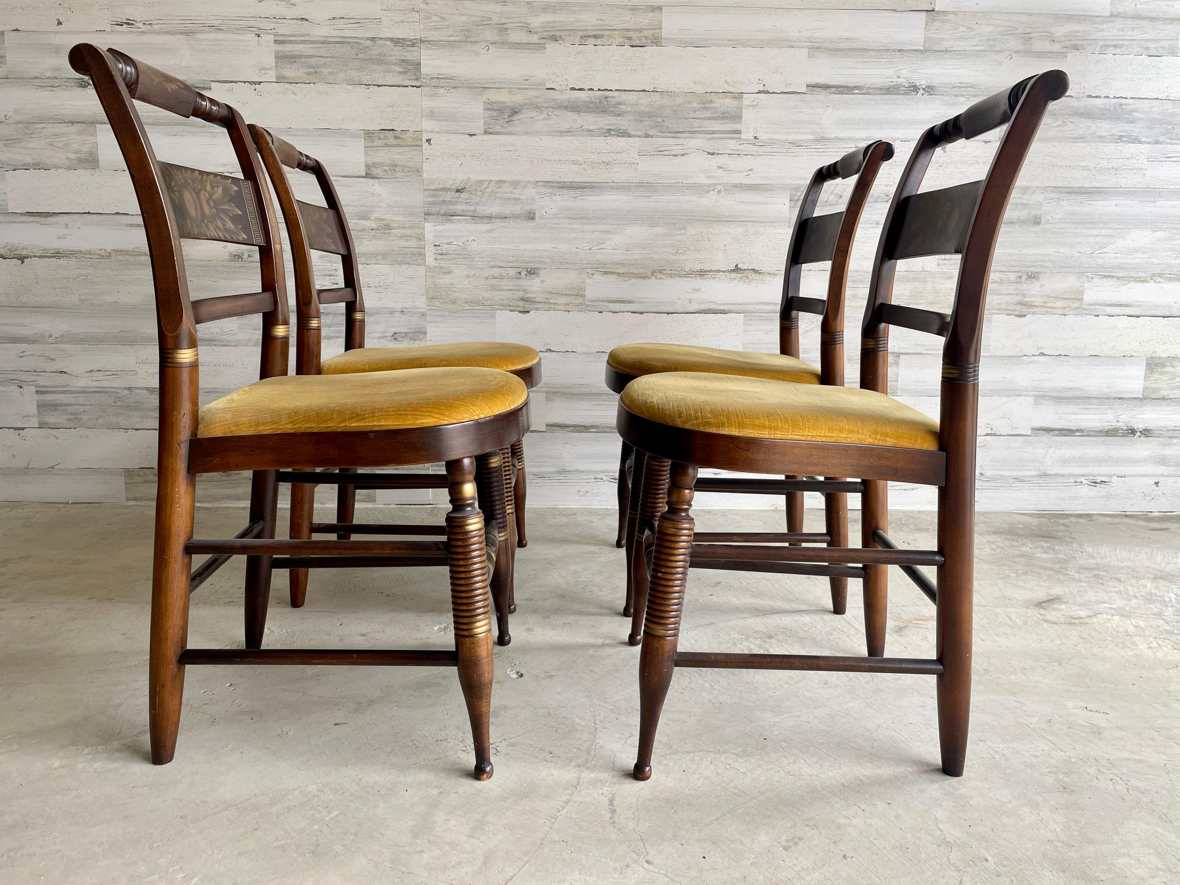 Juego de 4 sillas de comedor Hitchcock en venta 3