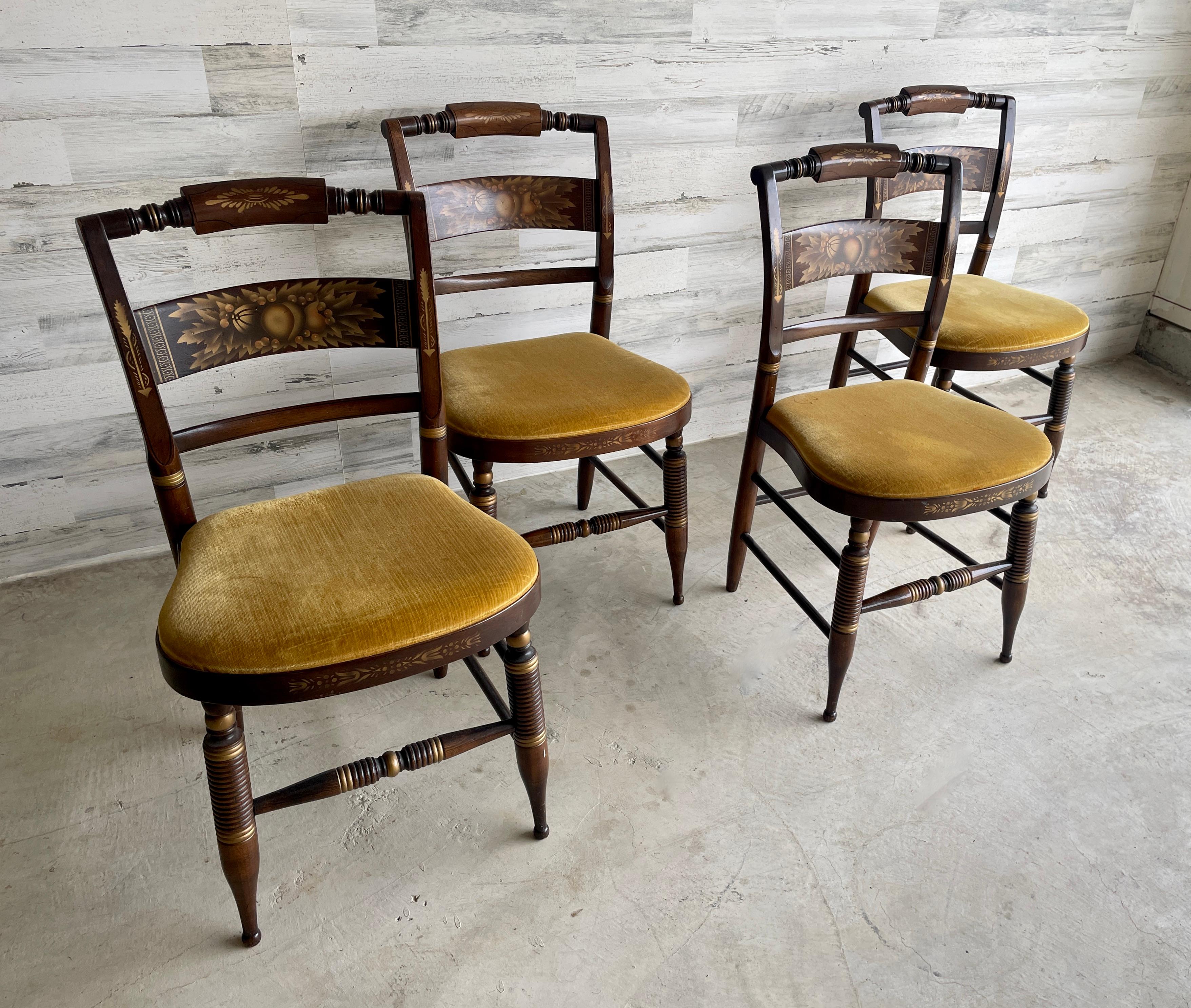 Juego de 4 sillas de comedor Hitchcock en venta 7