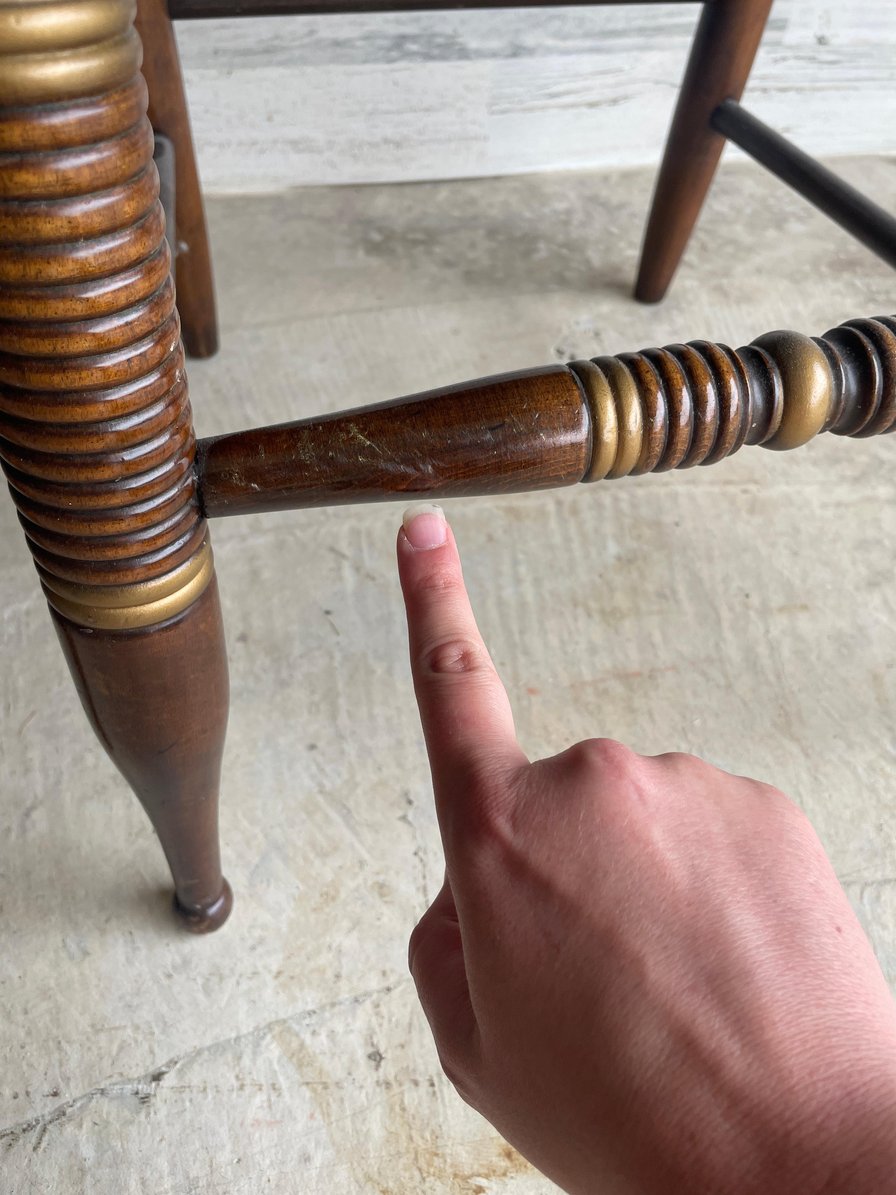 Juego de 4 sillas de comedor Hitchcock en venta 9