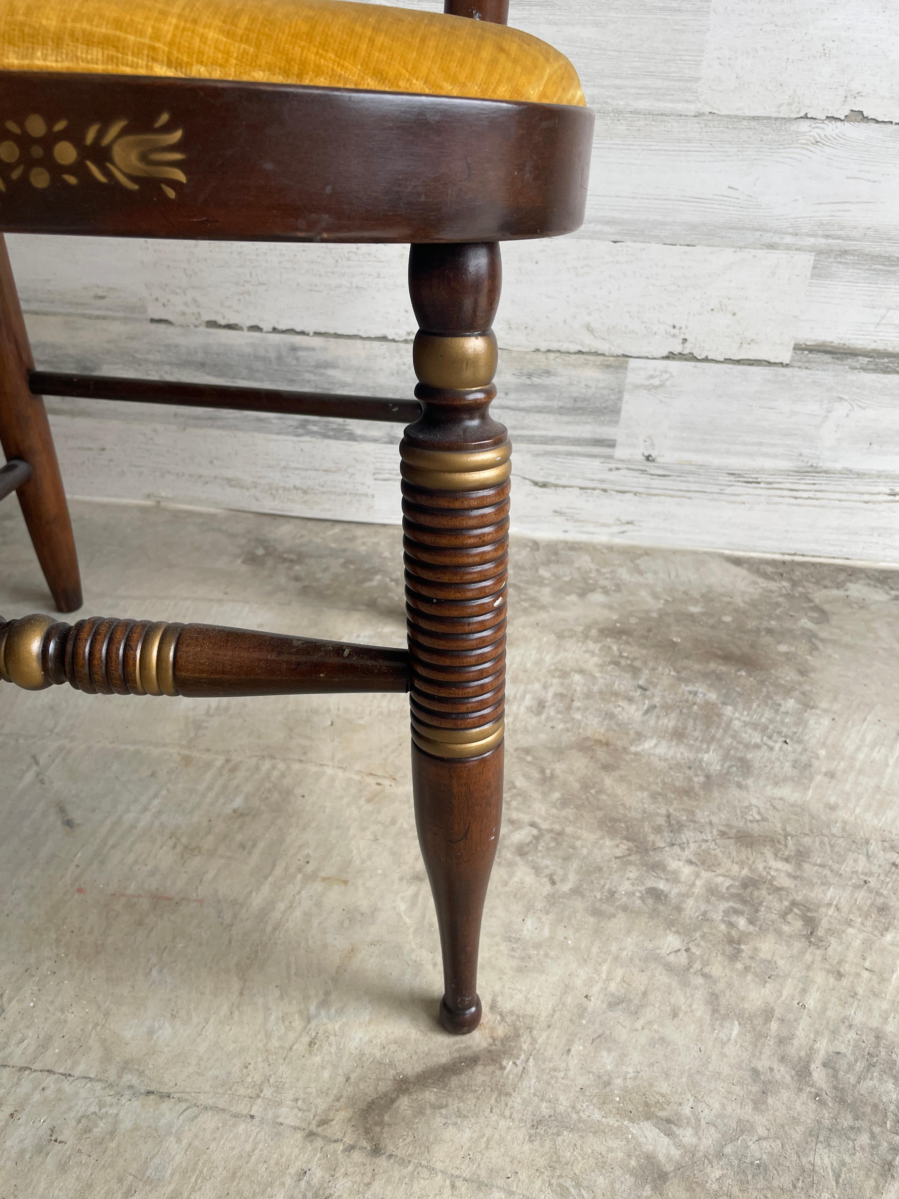 Juego de 4 sillas de comedor Hitchcock Estadounidense en venta
