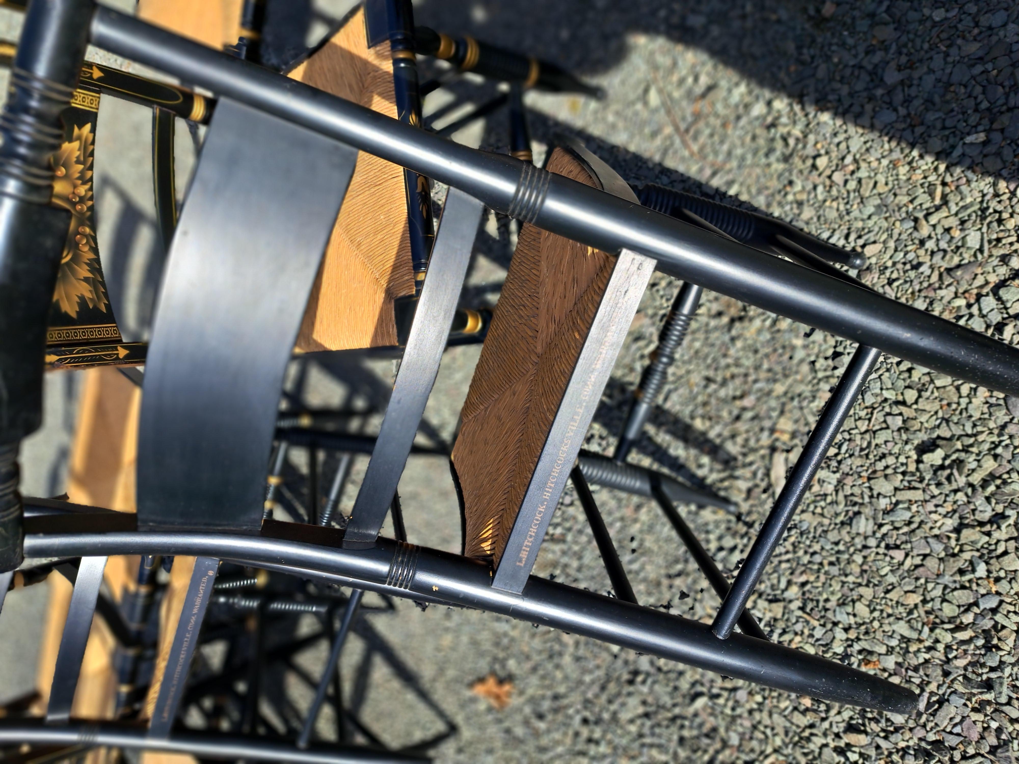 Chaises de salle à manger à dossier coussin Hitchcock, motif moisson, ensemble de douze Bon état - En vente à Newtown, CT