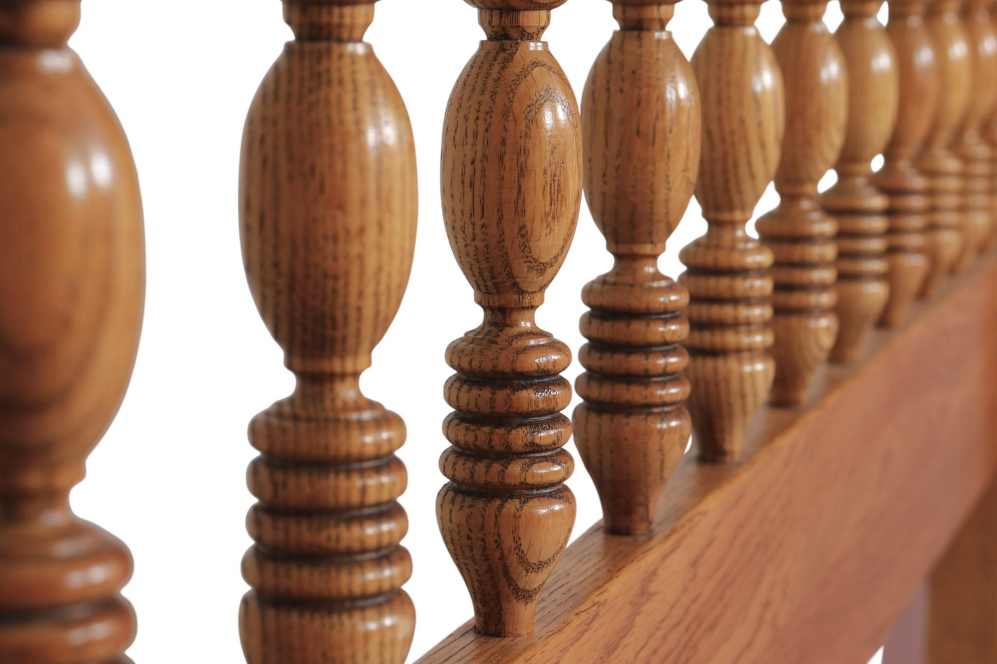 Legno Telaio per letto a fusi in stile Hitchcock in vendita