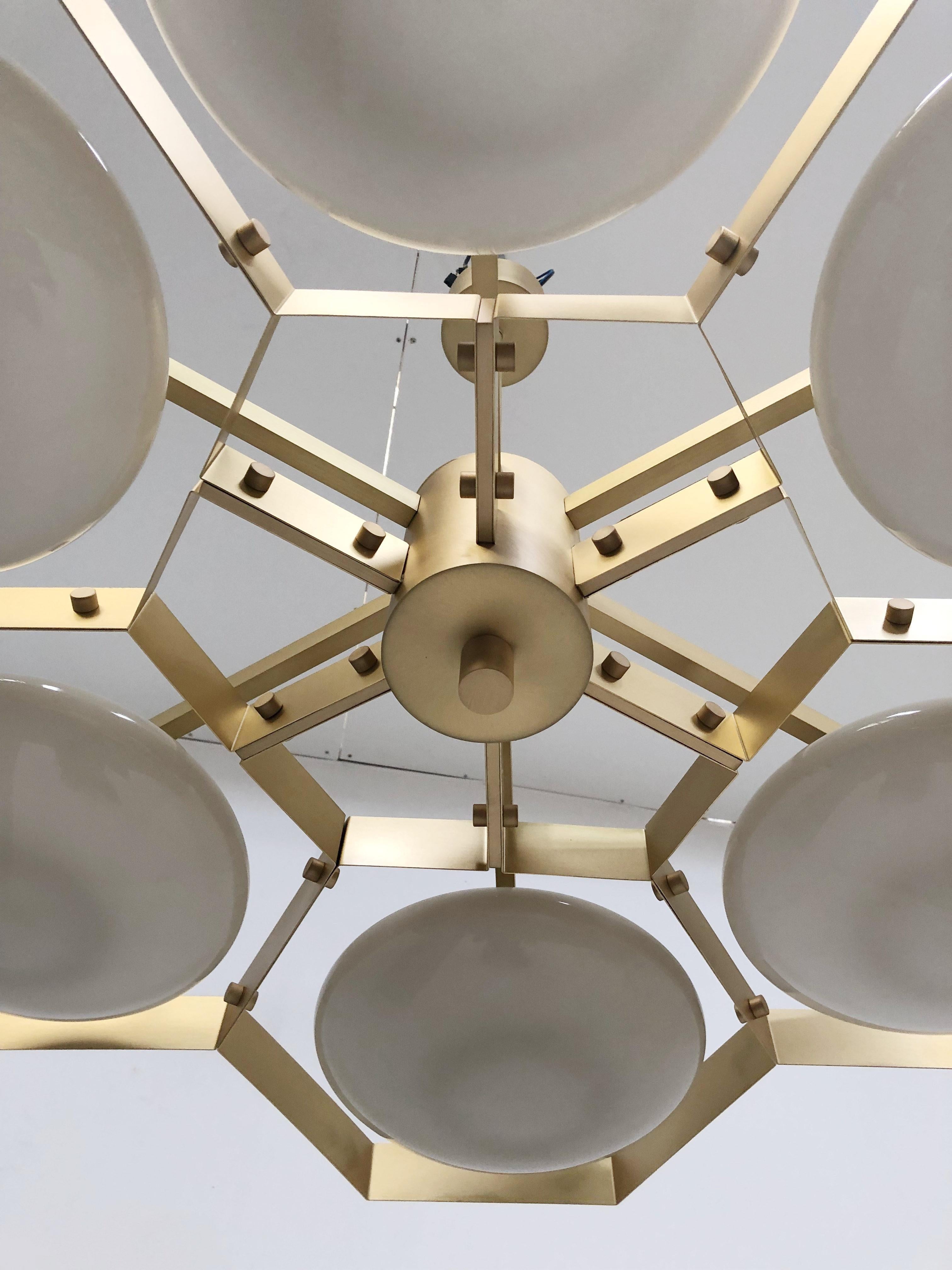 XXI secolo e contemporaneo Lampadario Hive di Fabio Ltd in vendita